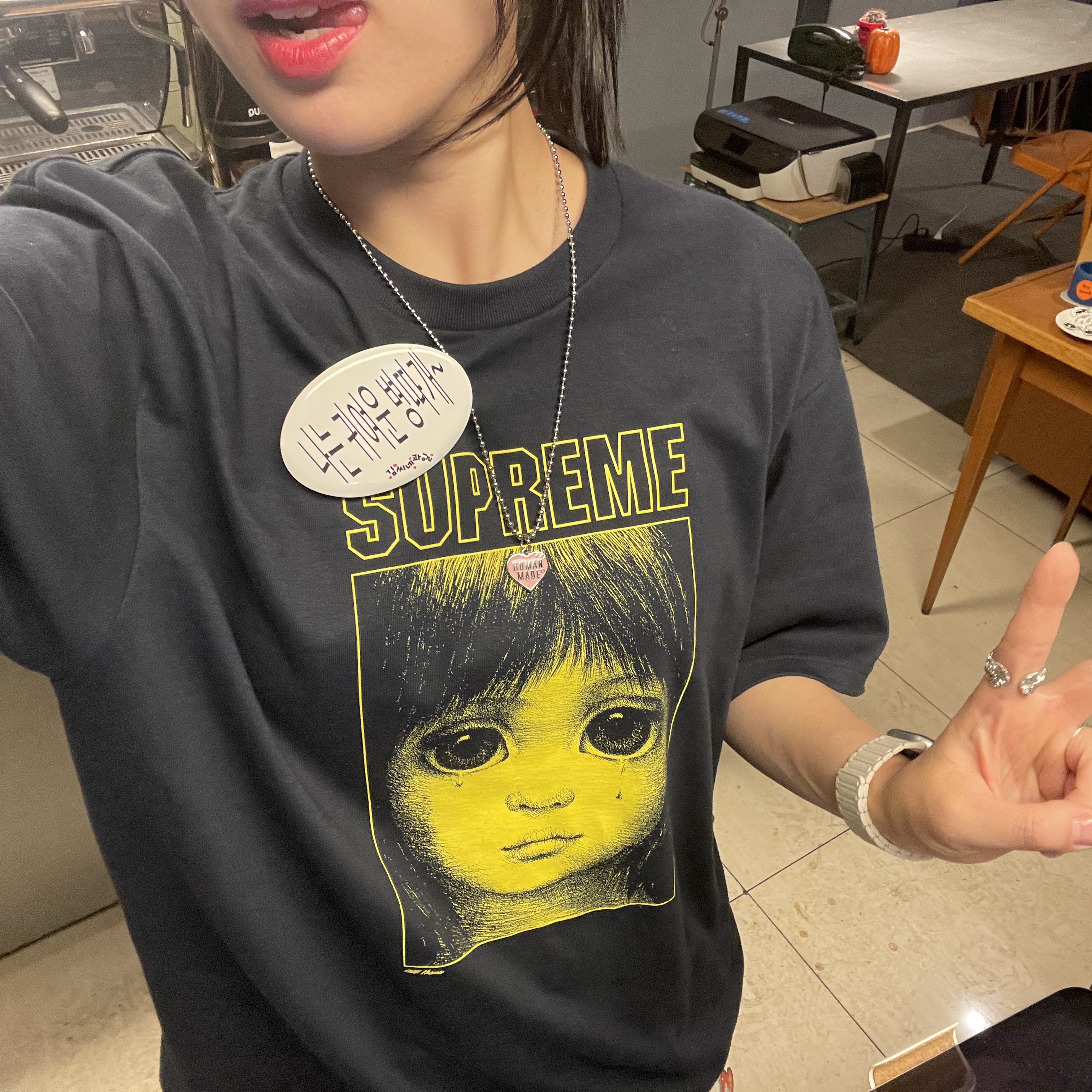 Supreme x Margaret Keane Teardrop T-Shirt Navy - 24SS 착용 스타일