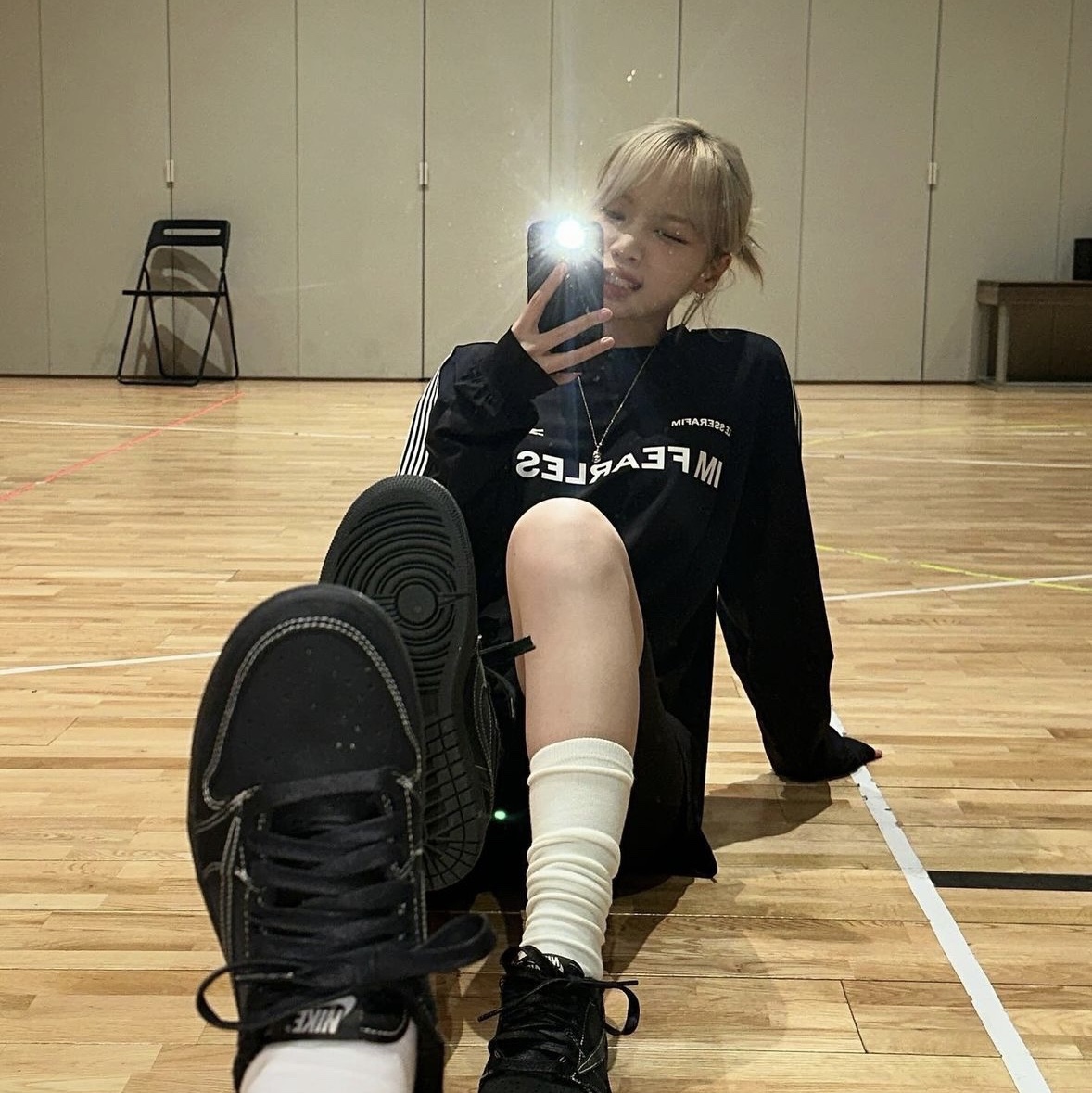 Jordan x Travis Scott Jumpman Jack TR Sail and Dark Mocha, Jordan 1 x Travis Scott Retro Low OG SP Black Phantom 착용 스타일 - 3