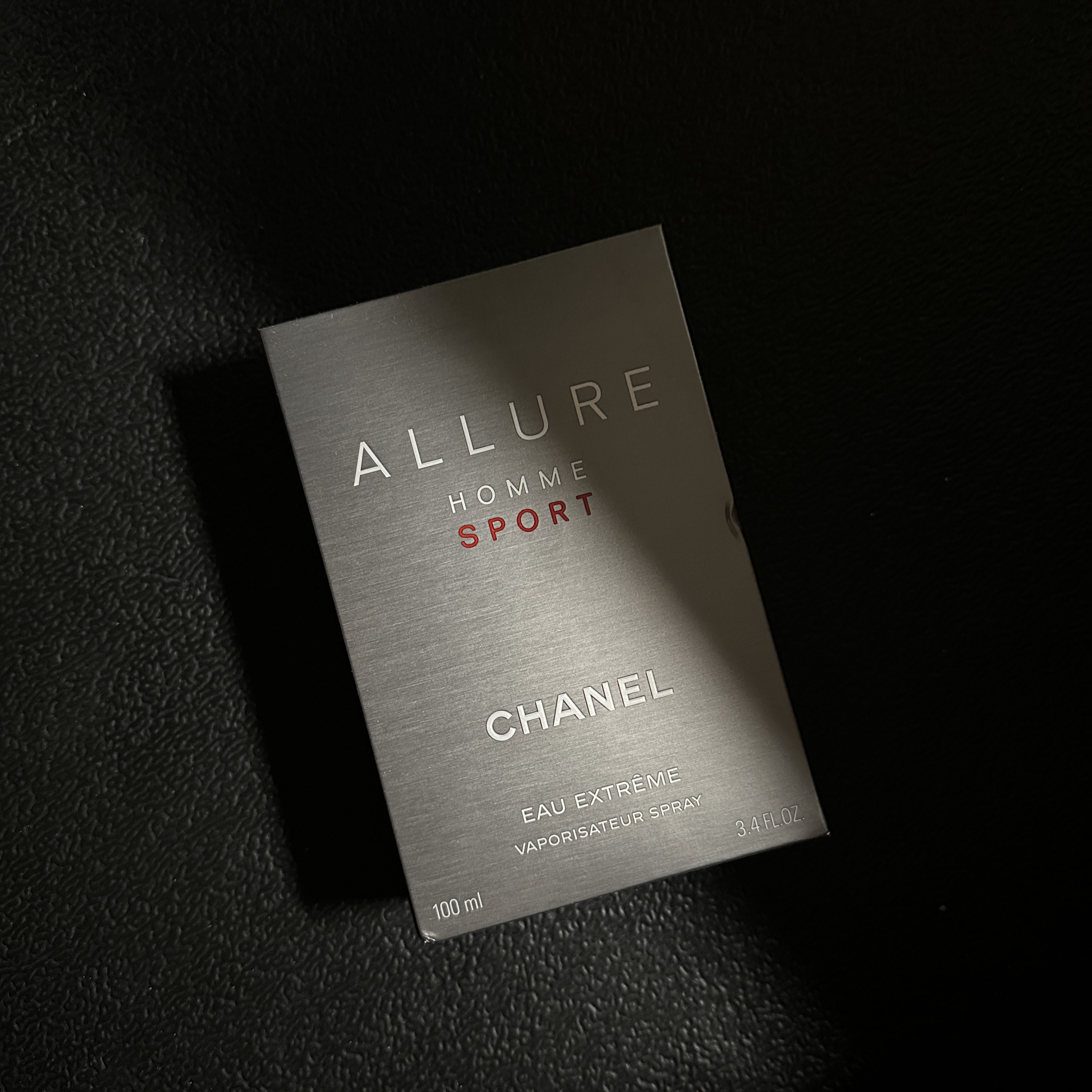 Chanel Allure Homme Sprort Eau Extreme Eau De Parfum 100ml 착용 스타일 - 1