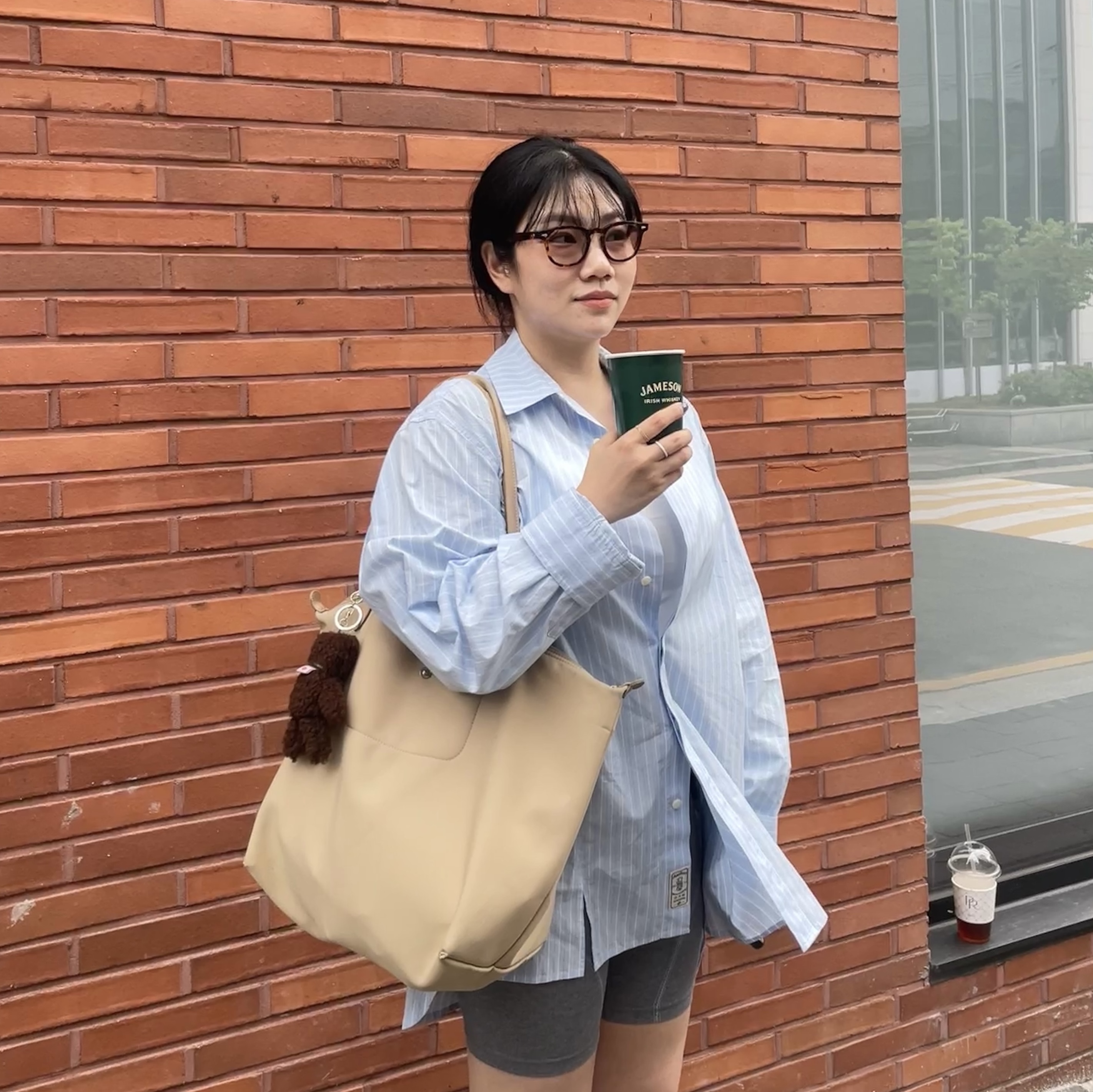 Longchamp Le Pliage Original Tote Bag L Paper, Nike V2K Run Black Anthracite 착용 스타일 - 2