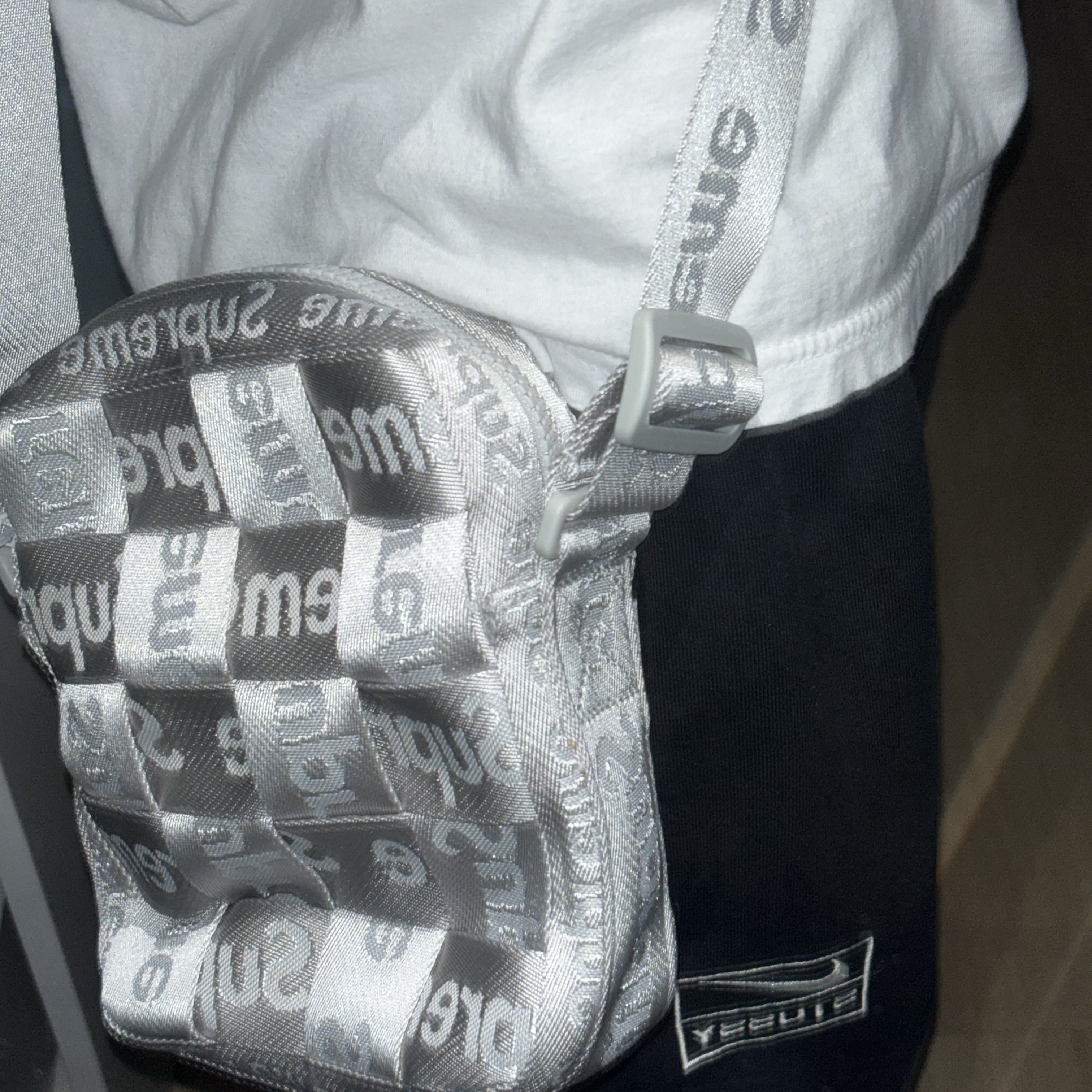 Supreme Woven Shoulder Bag Grey - 24SS, Nike x Stussy Washed Fleece Pants Black (FN5235-010) 착용 스타일