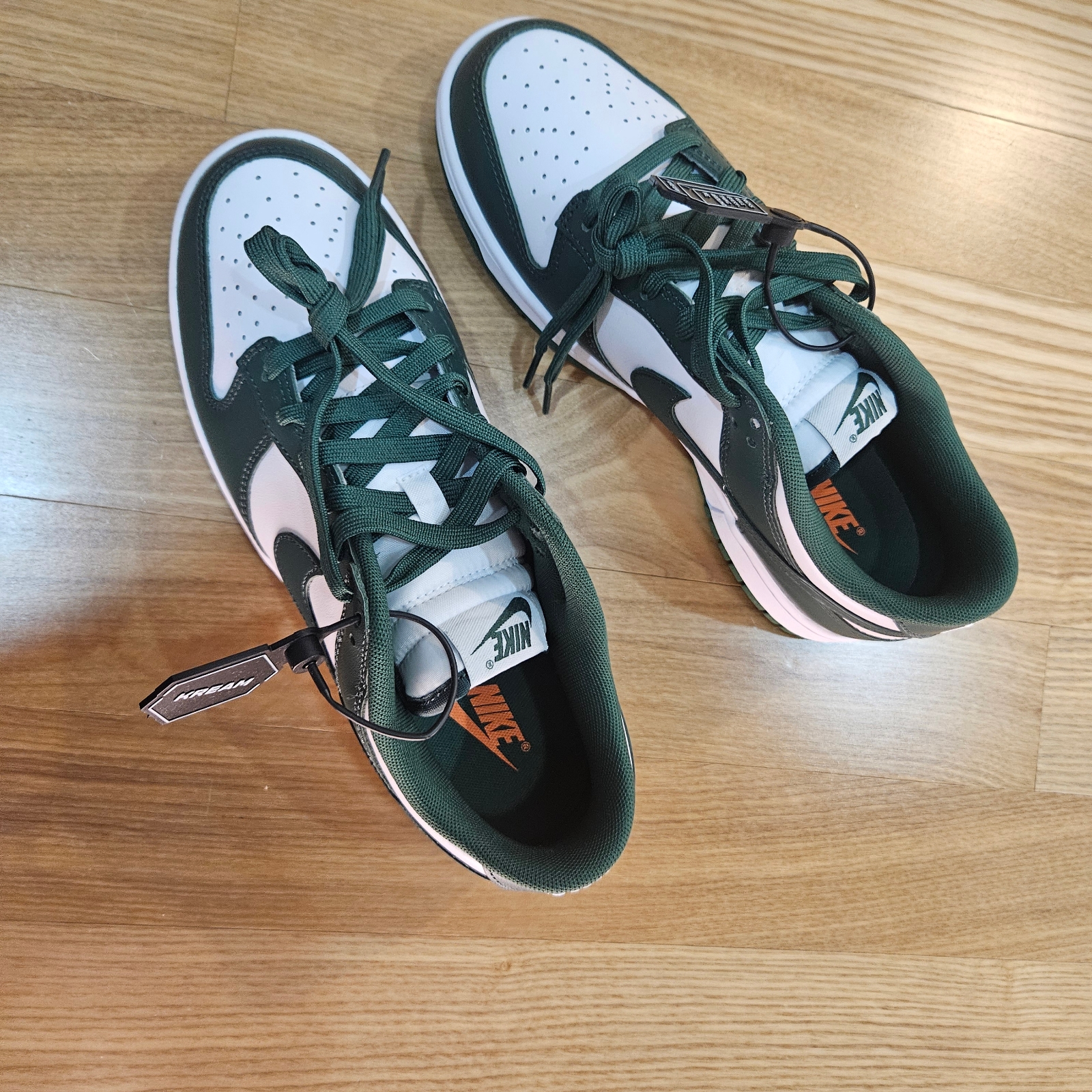 Nike Dunk Low Retro Varsity Green 착용 스타일 - 4