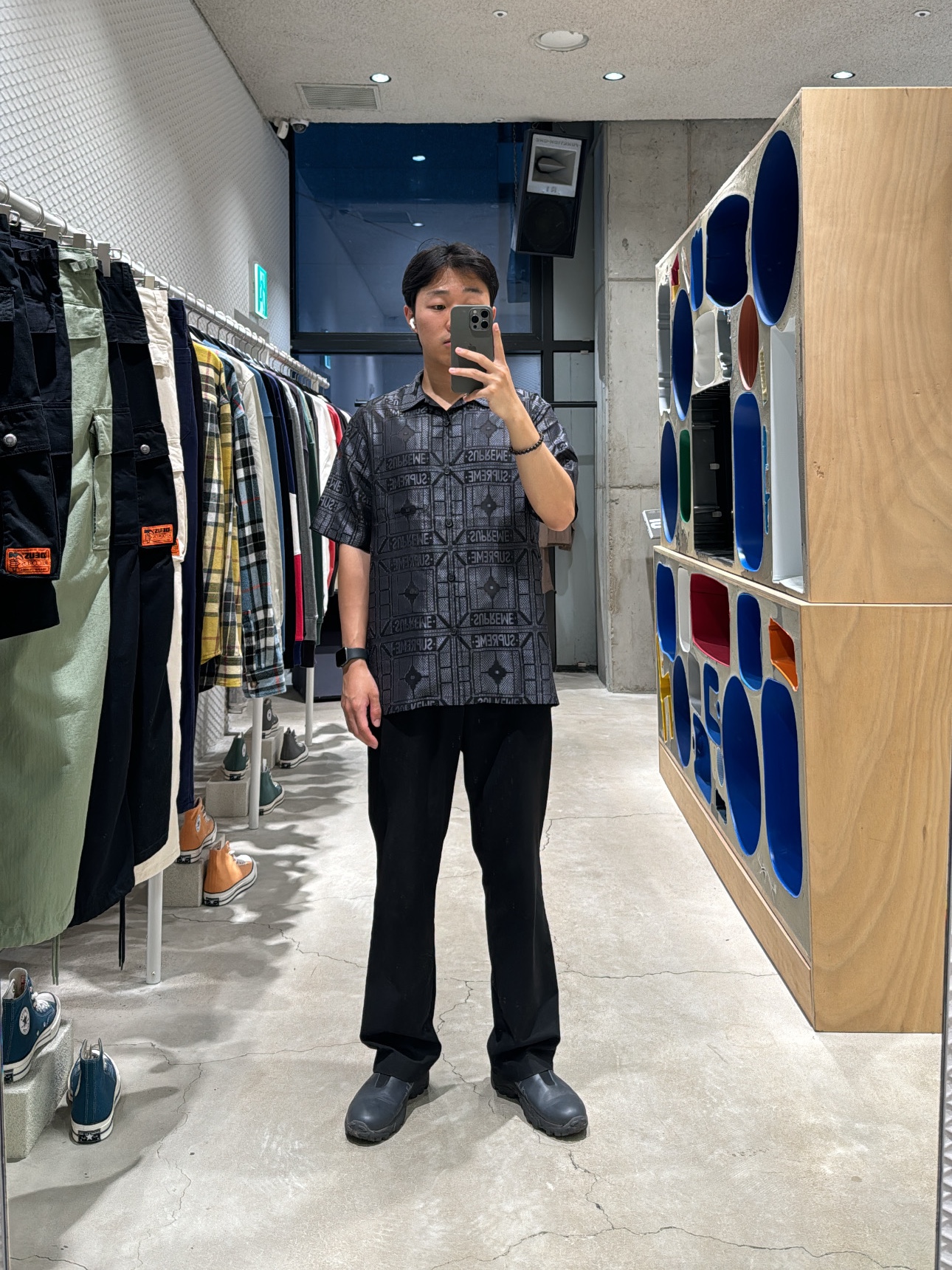 Supreme Tray Jacquard S/S Shirt Black - 24SS 착용 스타일