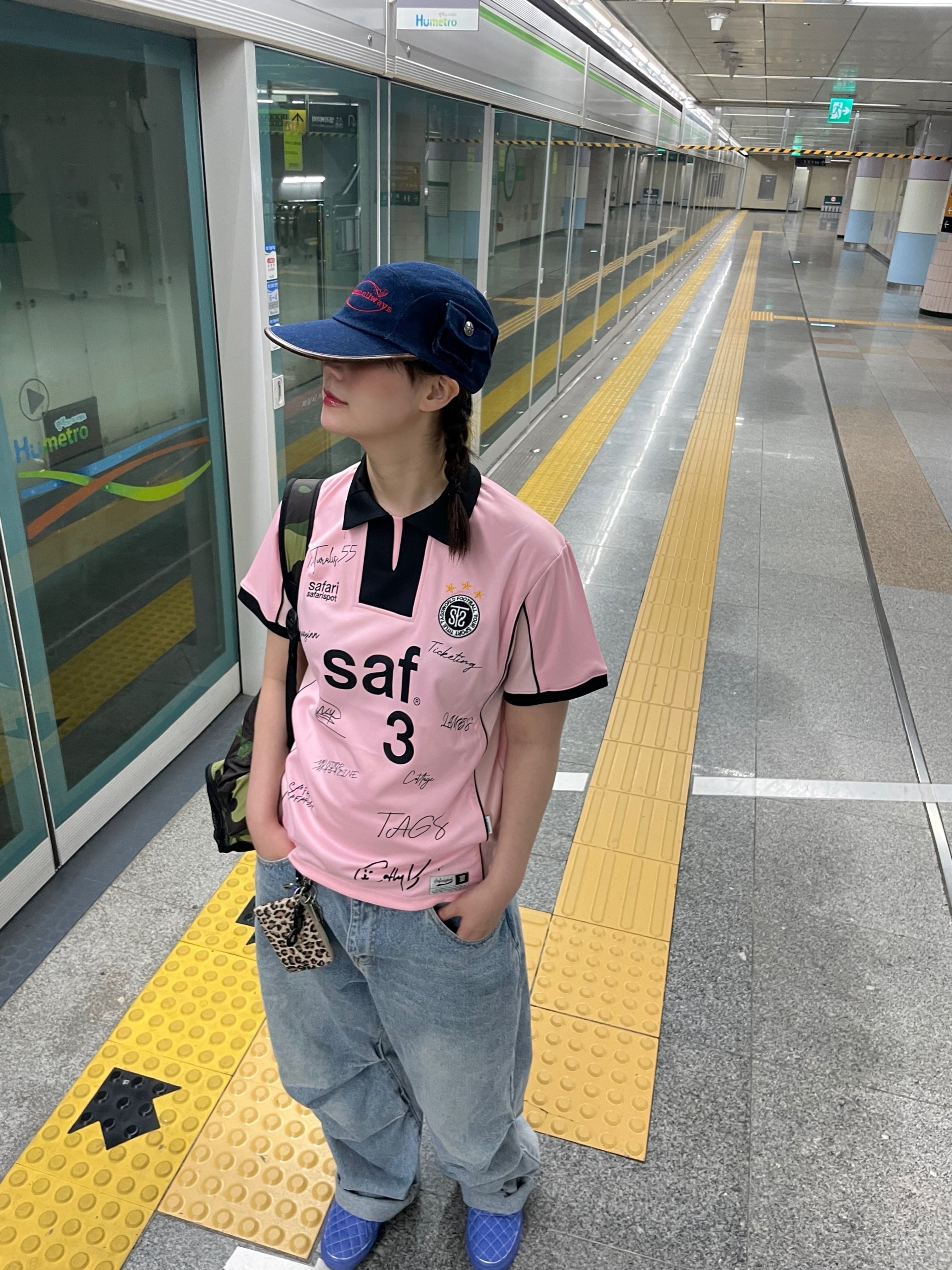 Safarispot Roux Base Uniform Fc Jersey Pink, Problemallways Logo Denim Pocket Camp Cap Blue 착용 스타일