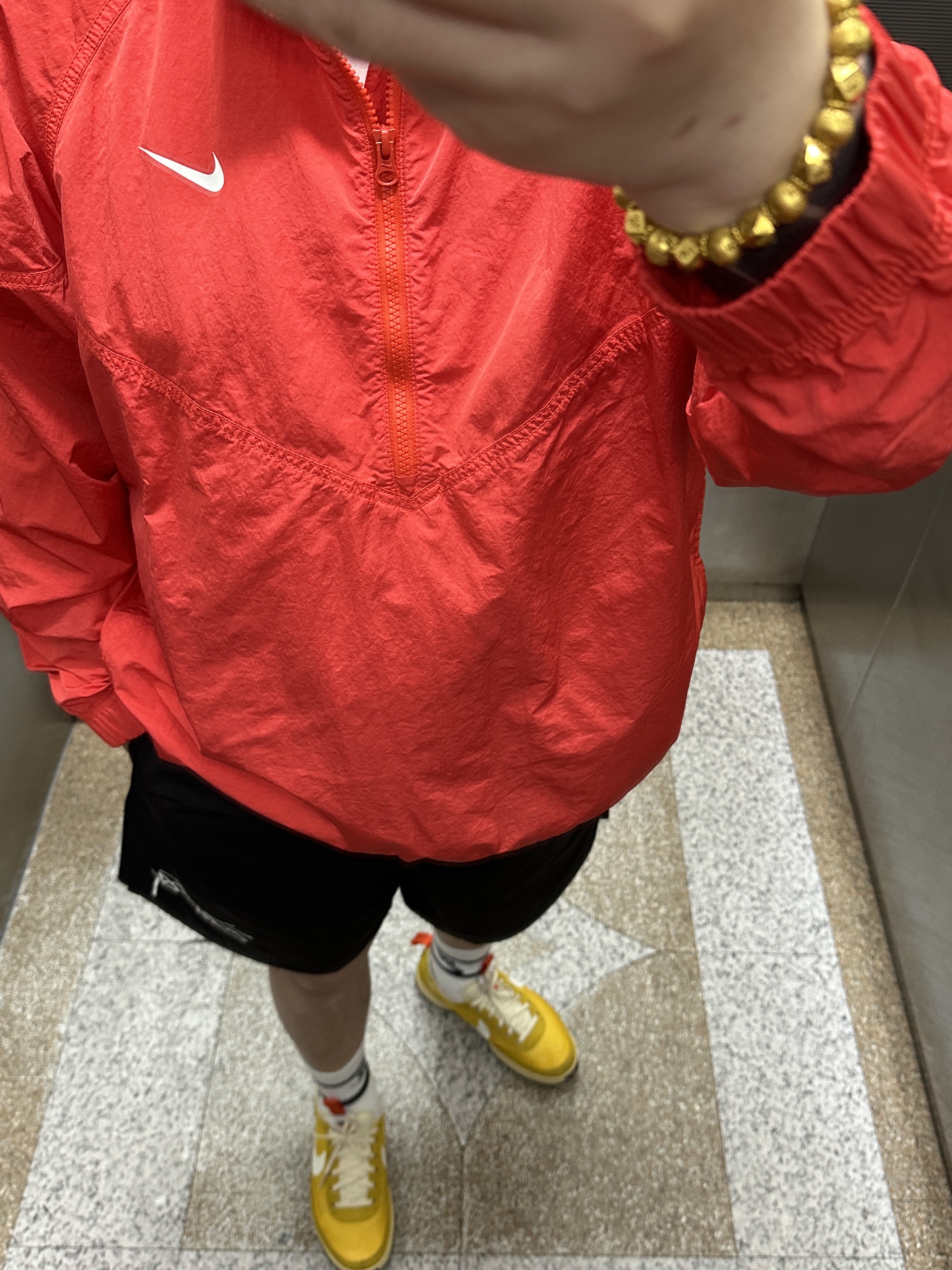 Nike x Stussy Shorts Black (FJ9167-010), Nike x Stussy Windrunner Jacket Habanero Red 착용 스타일