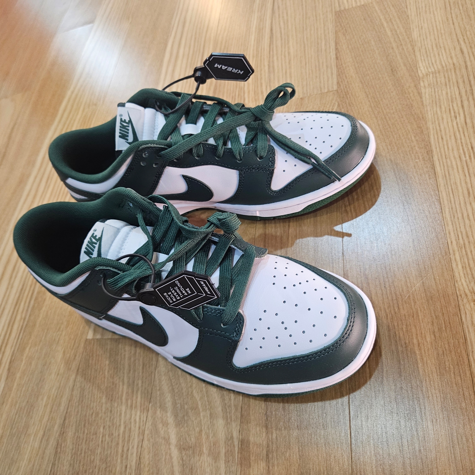 Nike Dunk Low Retro Varsity Green 착용 스타일 - 3