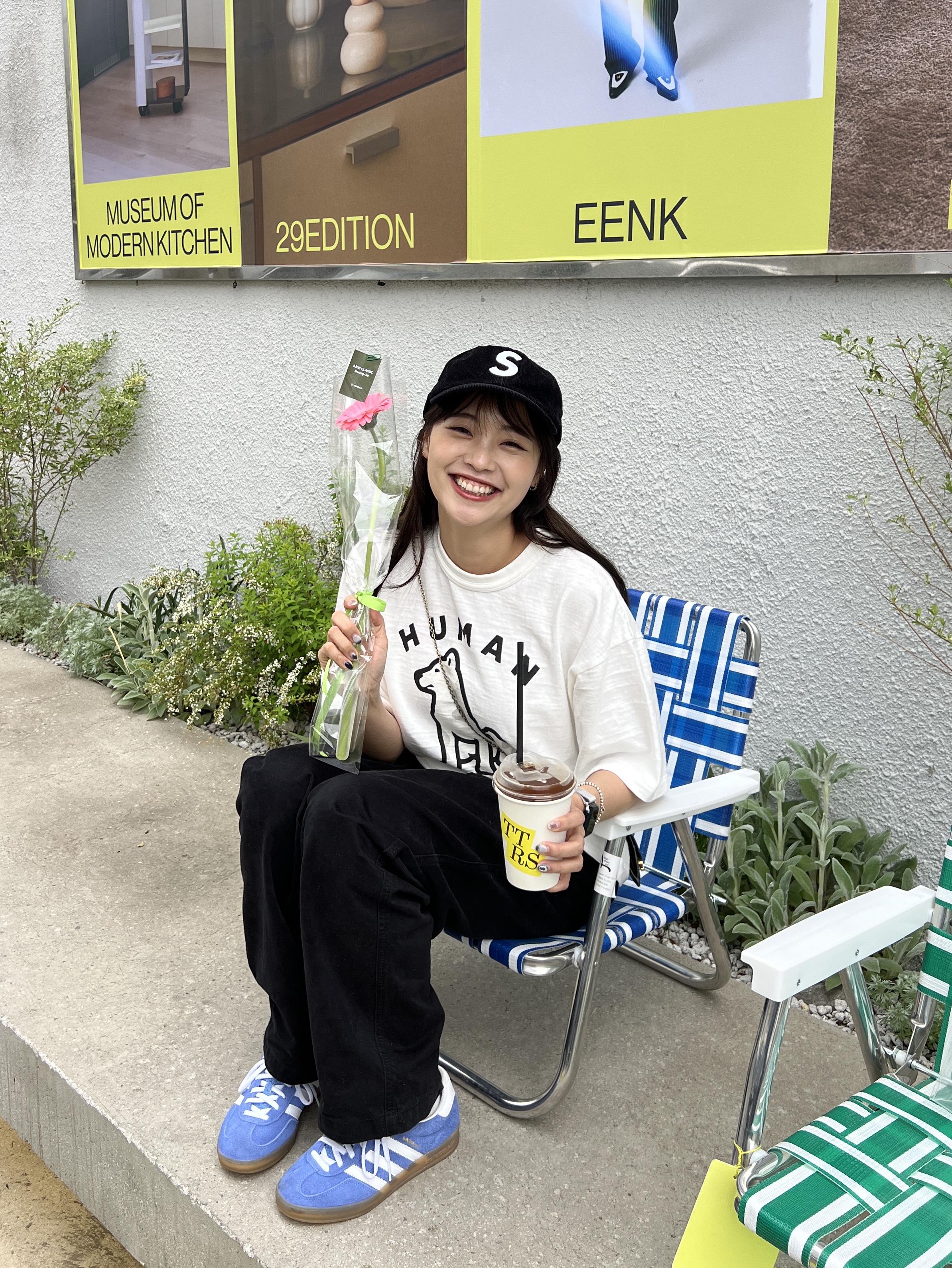 Human Made Worksout 20th Anniversary Jindo Dog Graphic T-Shirt White, (W) Adidas Gazelle Indoor Blue Fusion Cloud White 착용 스타일 - 1