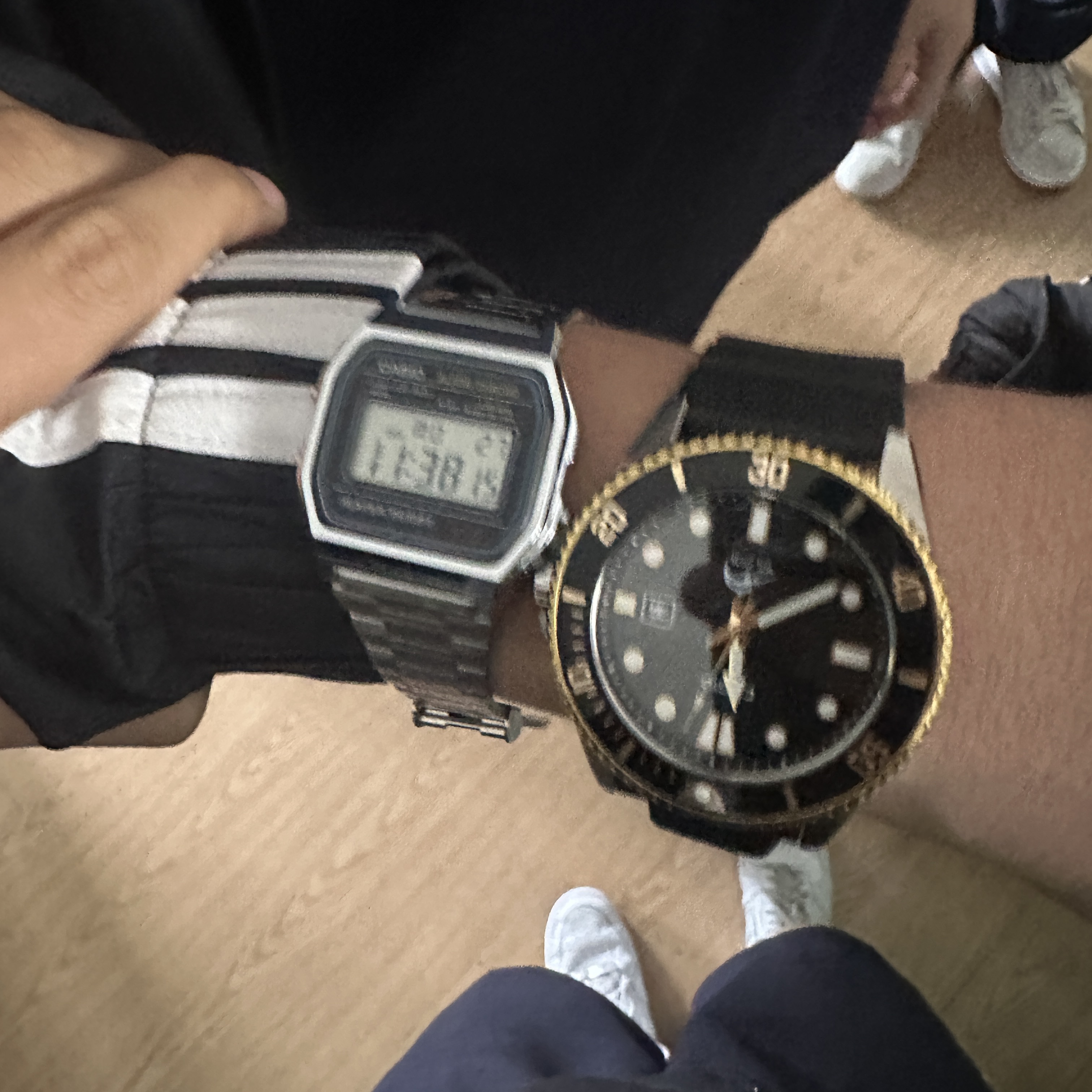 Casio A-158WA-1 착용 스타일