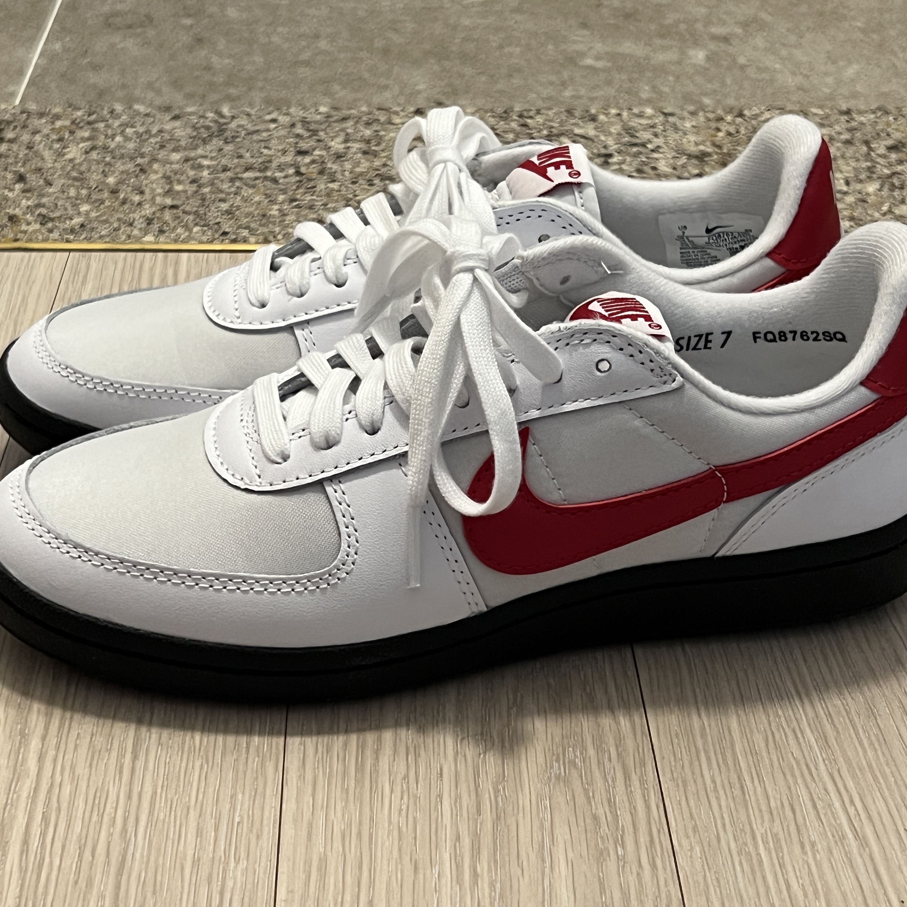Nike Field General 82 SP White and Varsity Red 착용 스타일 - 3