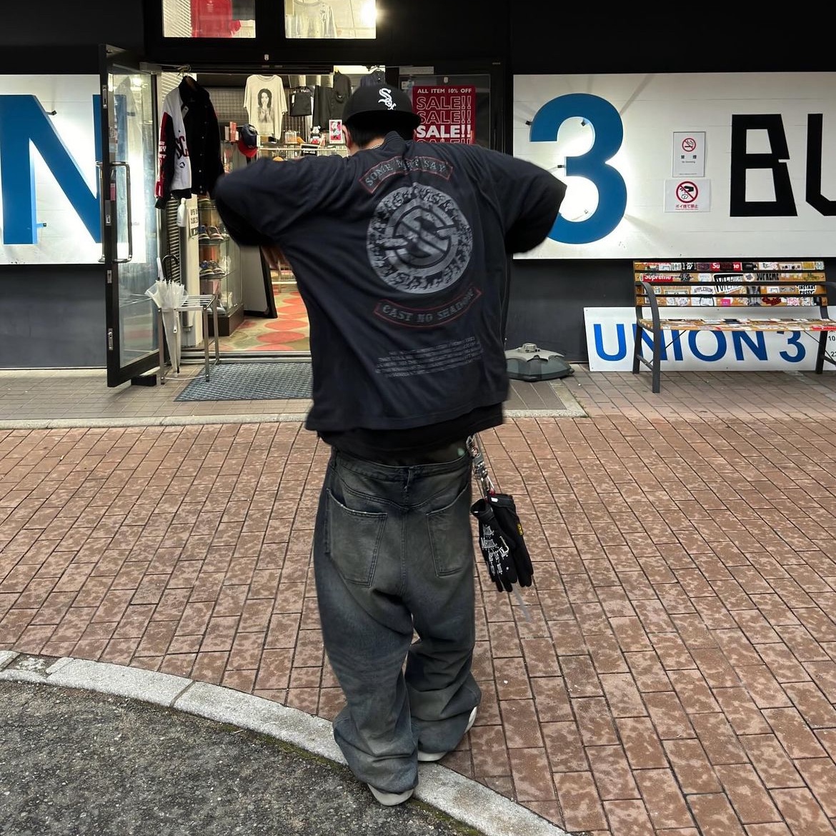 New Era x Fear of God 59FIFTY Chicago White Sox Fitted Cap Black, Undermycar IEK Gashutein 6 Hand Brush Washed Wide Jeans Vapor Blue - 24SS 착용 스타일 - 2