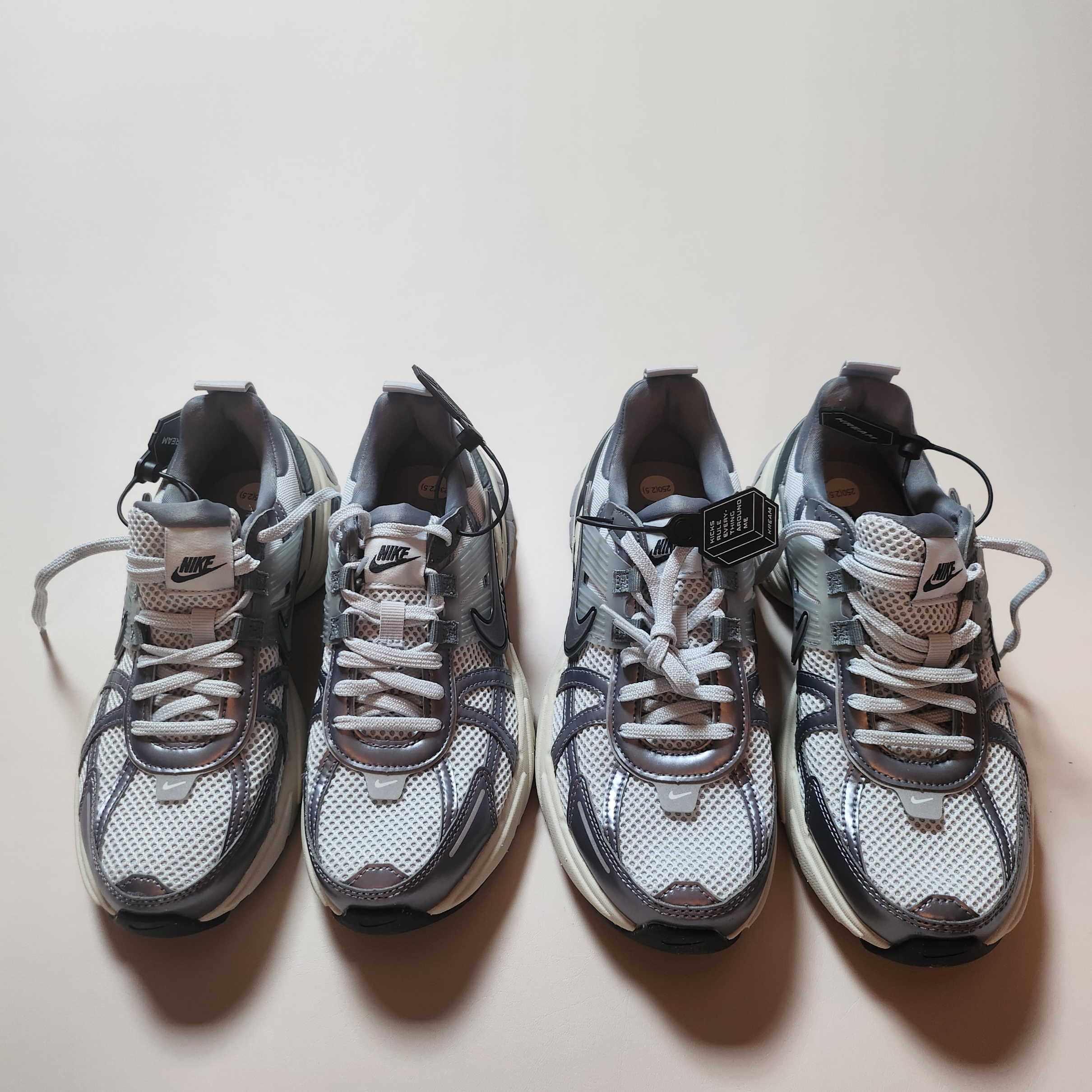 Nike V2K Run Pure Platinum Wolf Grey 착용 스타일 - 1