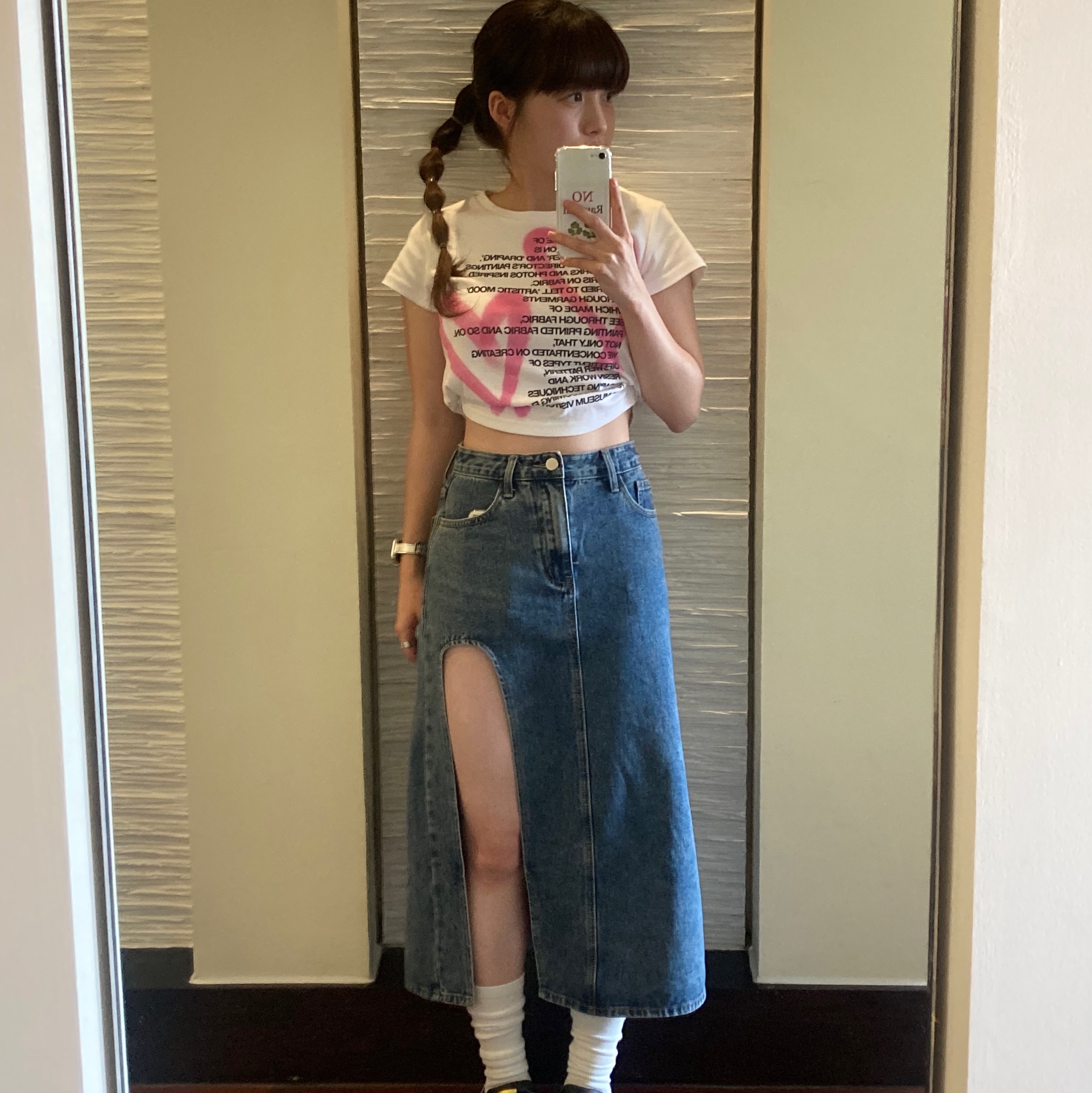 The Museum Visitor Women Crop Heart Sprayed T-Shirts White, Adidas Superstar Core Black White 착용 스타일 - 2