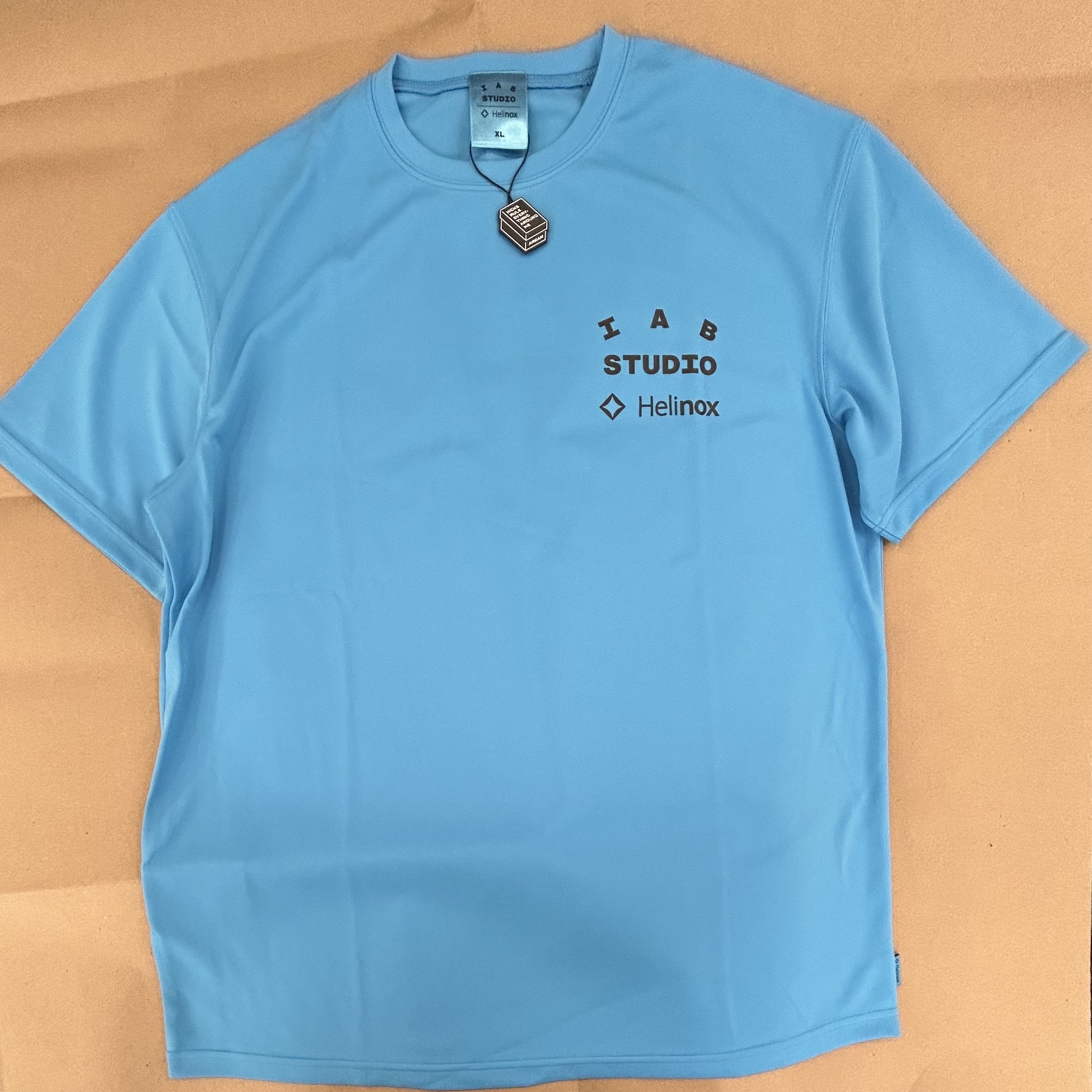 IAB Studio x Helinox T-Shirt Cyan Blue 착용 스타일