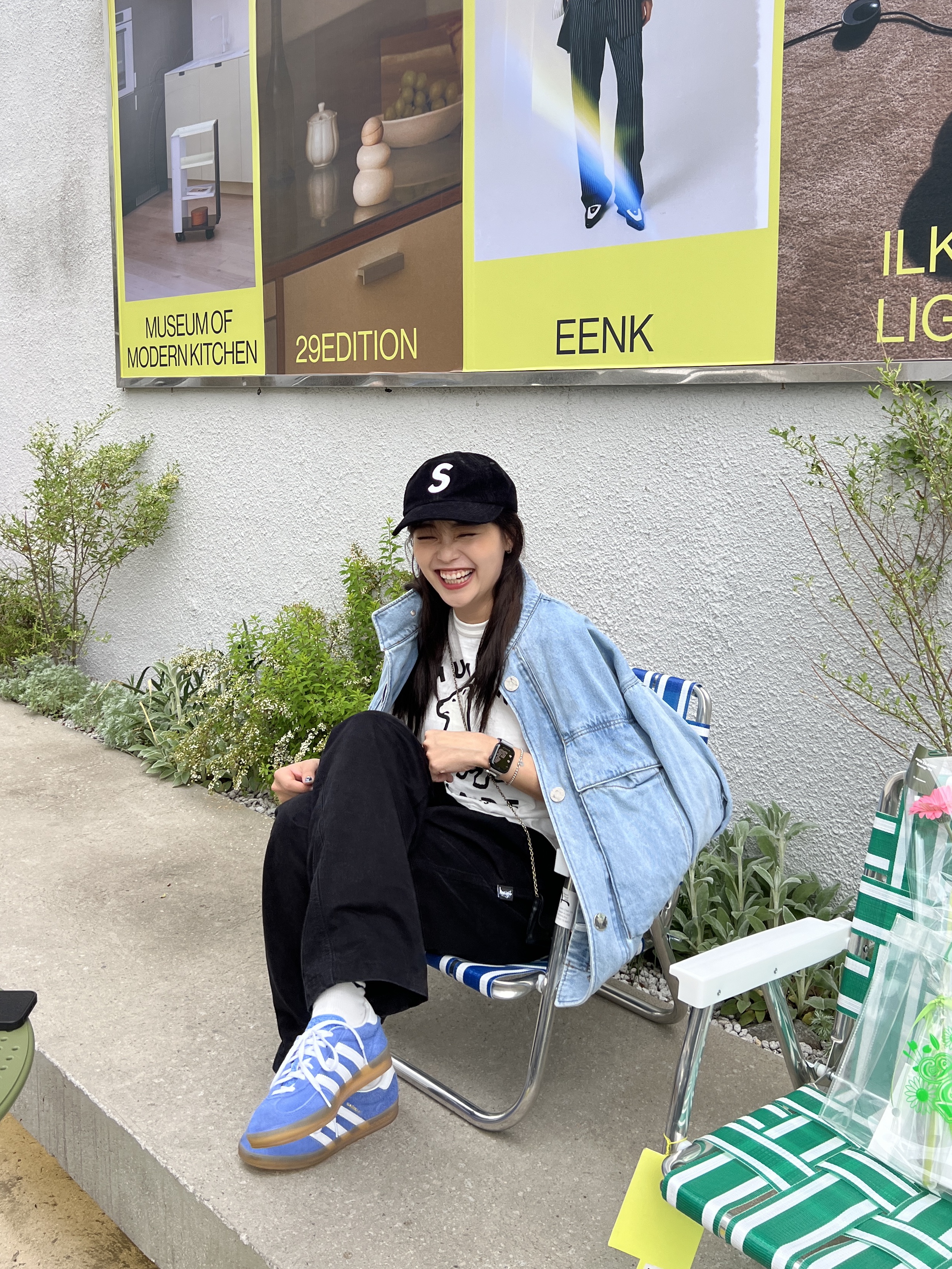 Human Made Worksout 20th Anniversary Jindo Dog Graphic T-Shirt White, (W) Adidas Gazelle Indoor Blue Fusion Cloud White 착용 스타일 - 4