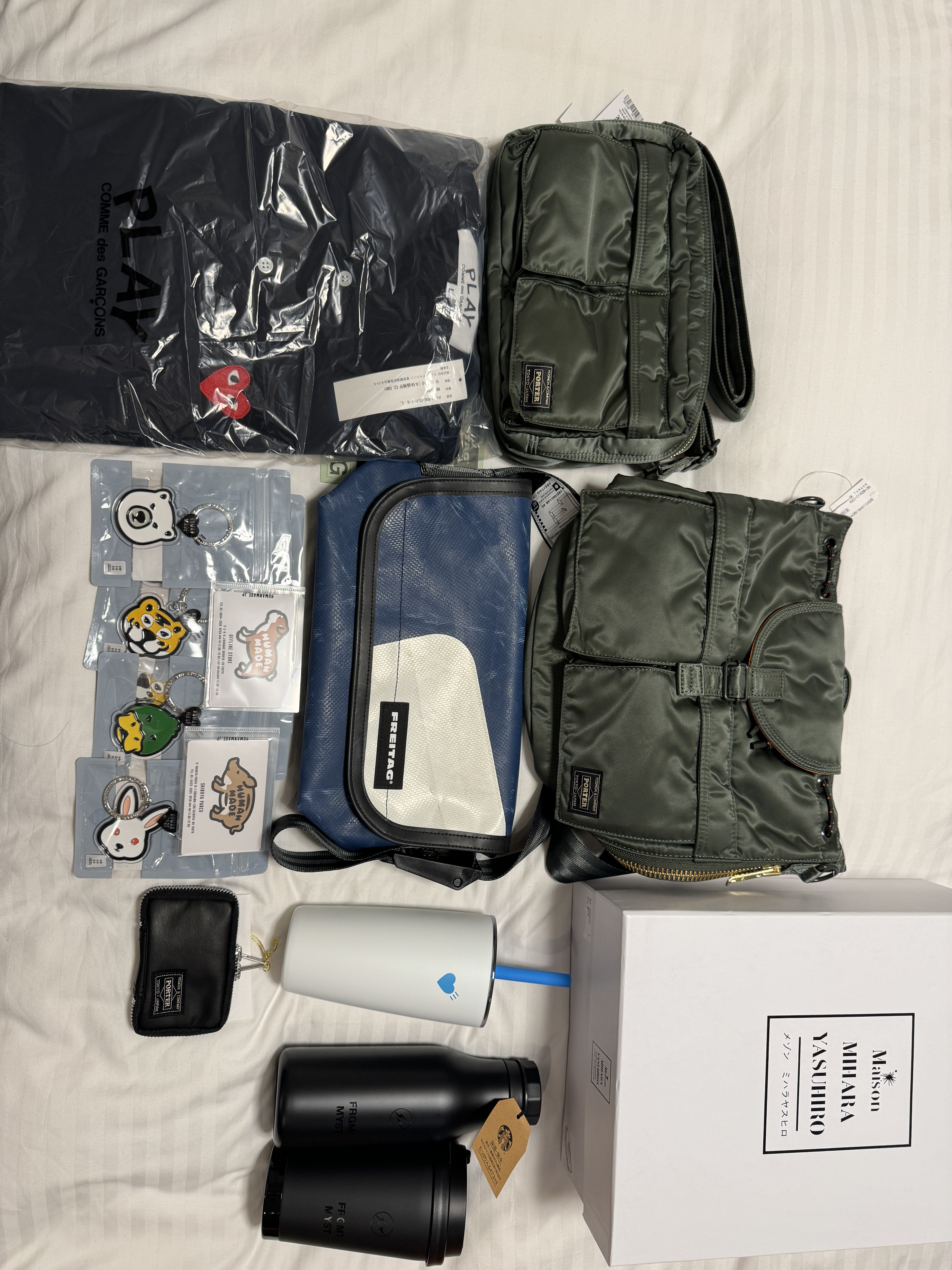 Porter All New Tanker Sling Bag Zip Sage Green 착용 스타일