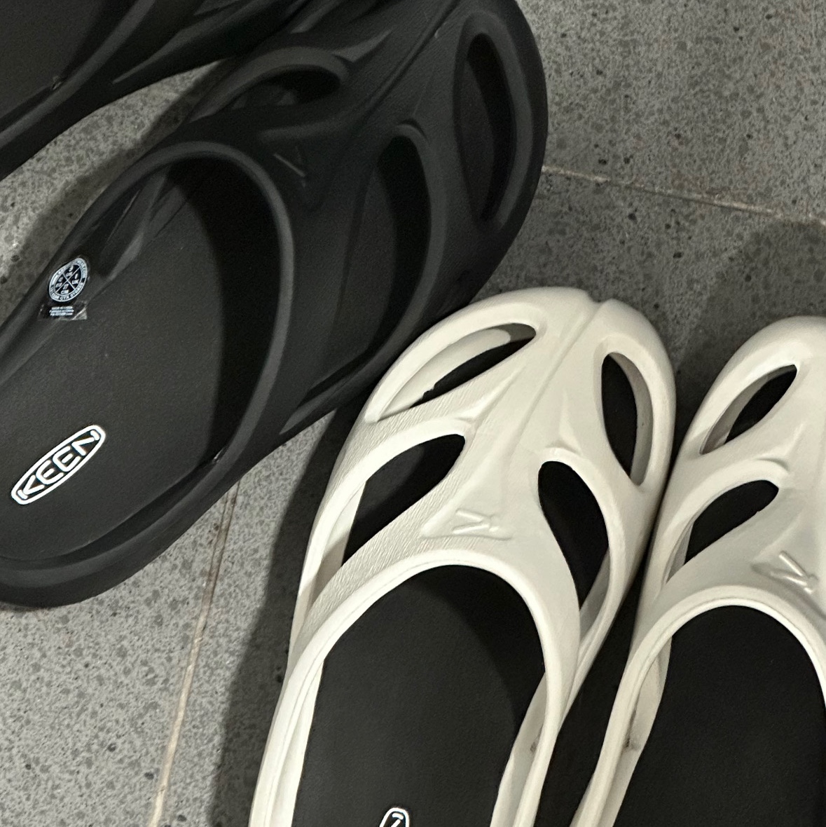 (W) Keen Shanti White Black, Keen Shanti Black Dawn Blue 착용 스타일