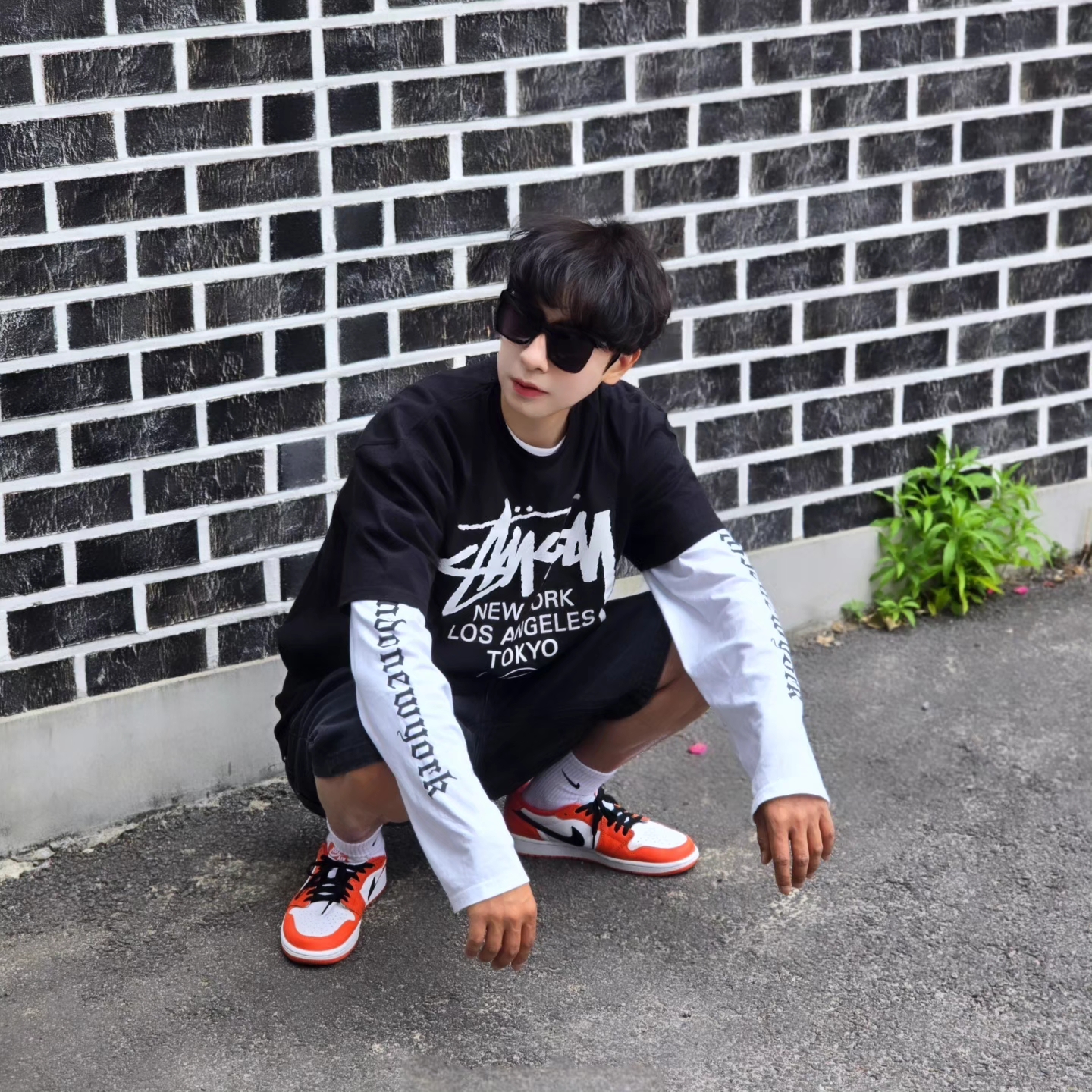 Stussy World Tour T-Shirt Black 2024,2025, Stussy World Tour T-Shirt Black 2023 착용 스타일 - 7