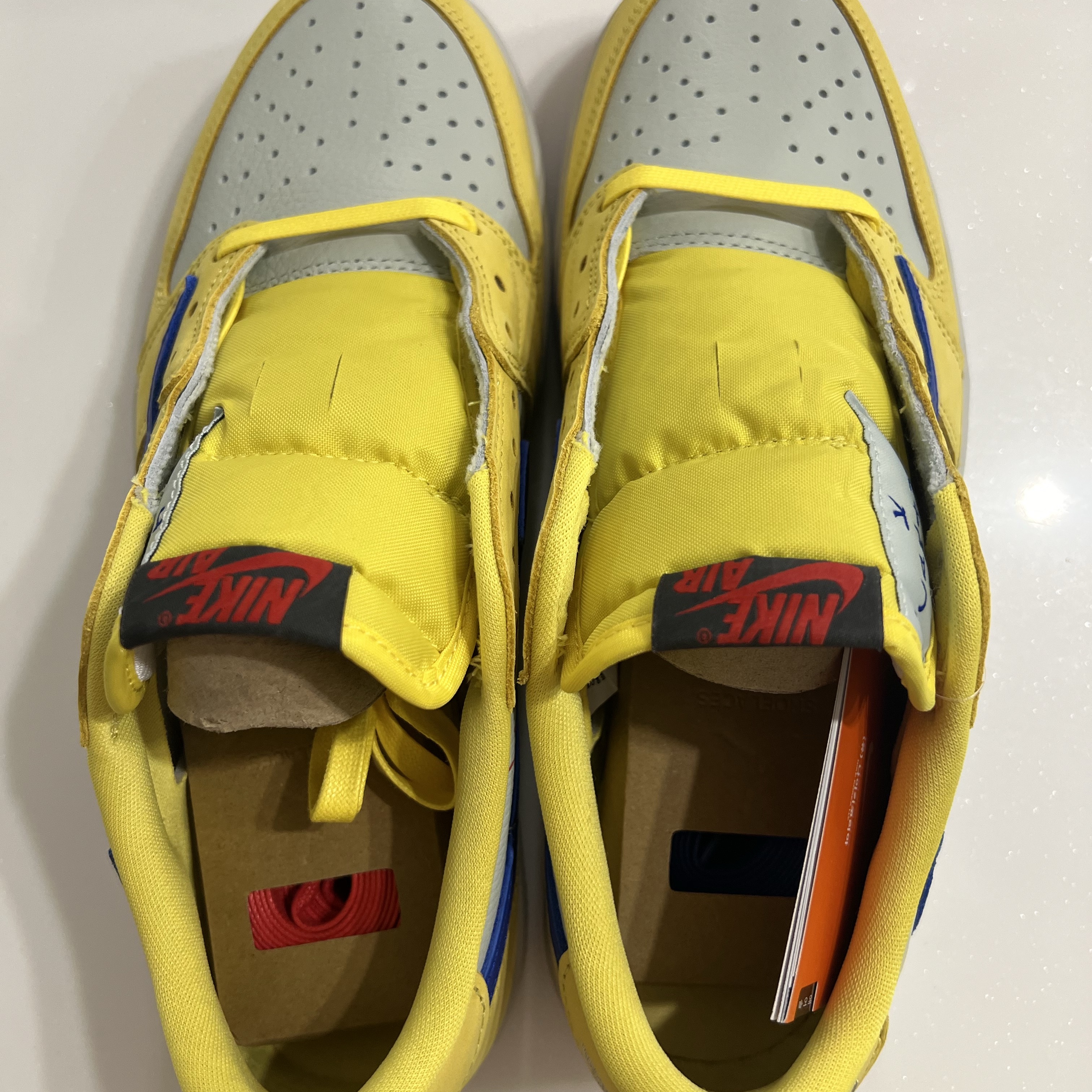 (W) Jordan 1 x Travis Scott Retro Low OG SP Canary 착용 스타일 - 4