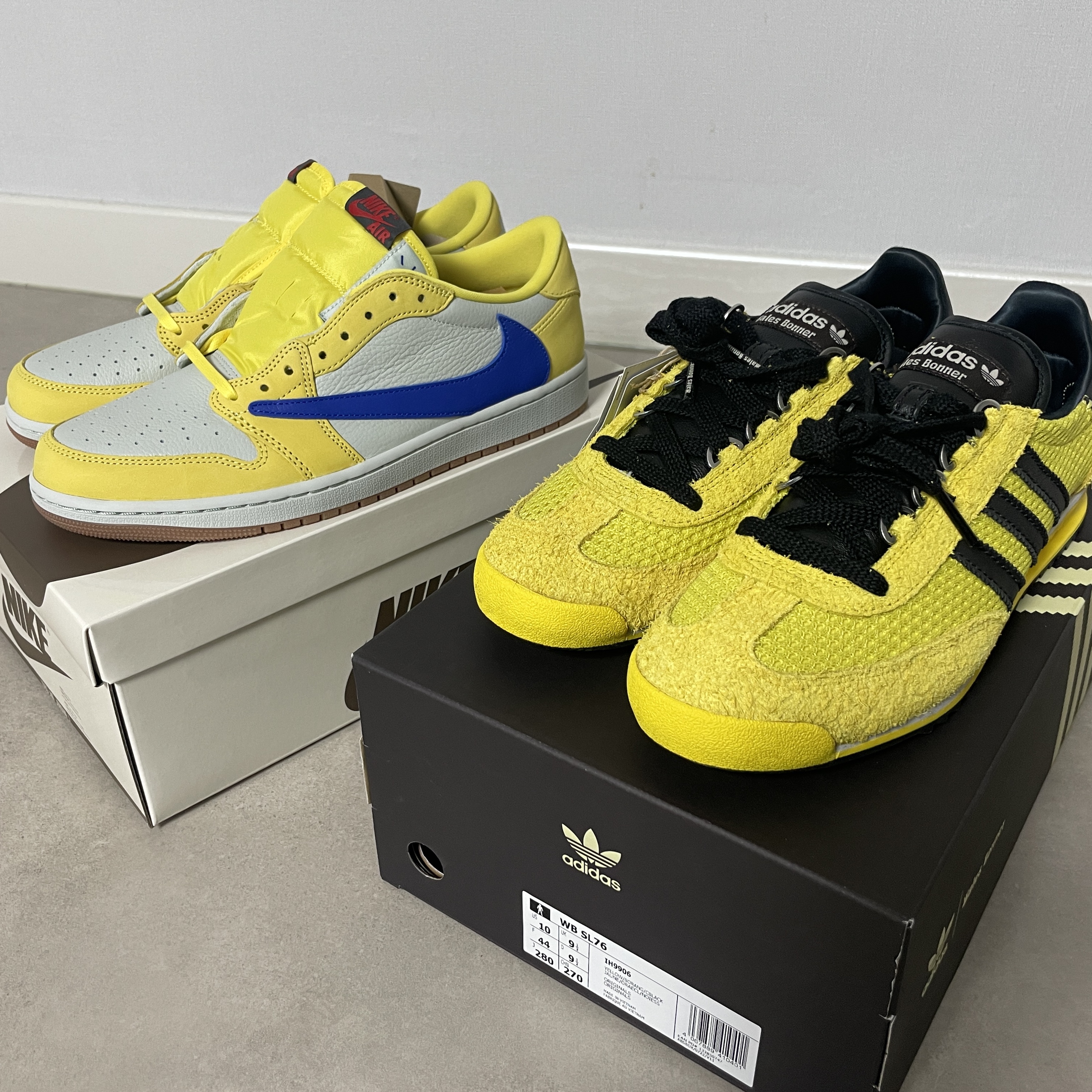 (W) Jordan 1 x Travis Scott Retro Low OG SP Canary, Adidas x Wales Bonner SL 76 Yellow Core Black 착용 스타일