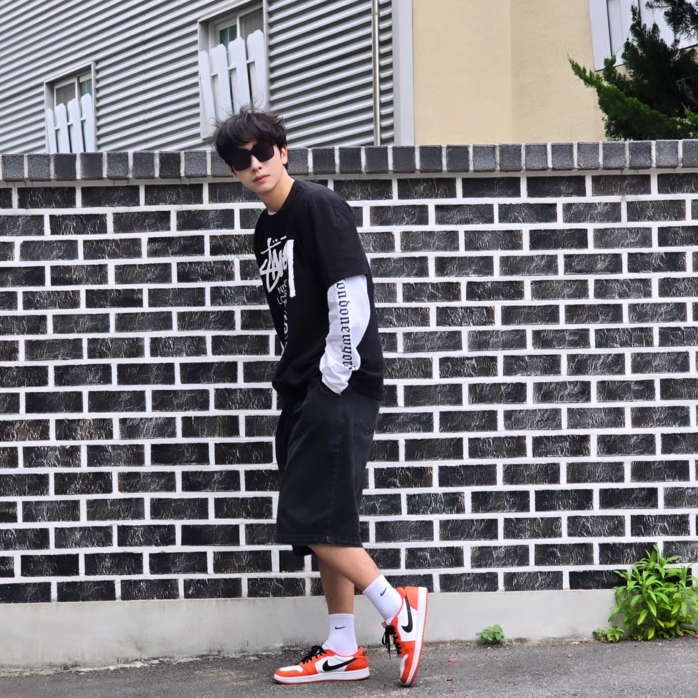 Stussy World Tour T-Shirt Black 2024,2025, Stussy World Tour T-Shirt Black 2023 착용 스타일 - 8