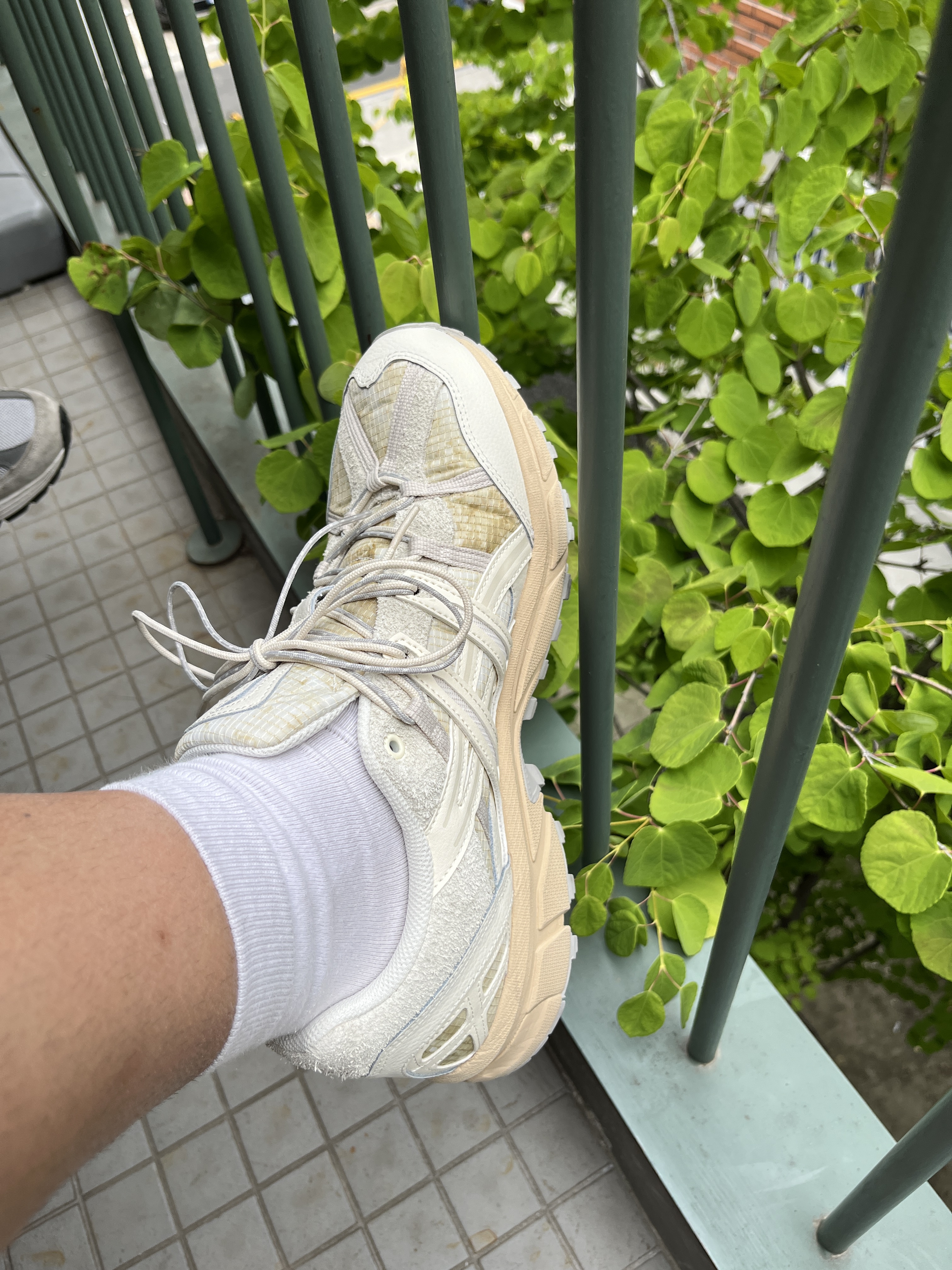Asics Gel-Sonoma 15-50 Cream Oatmeal 착용 스타일 - 3