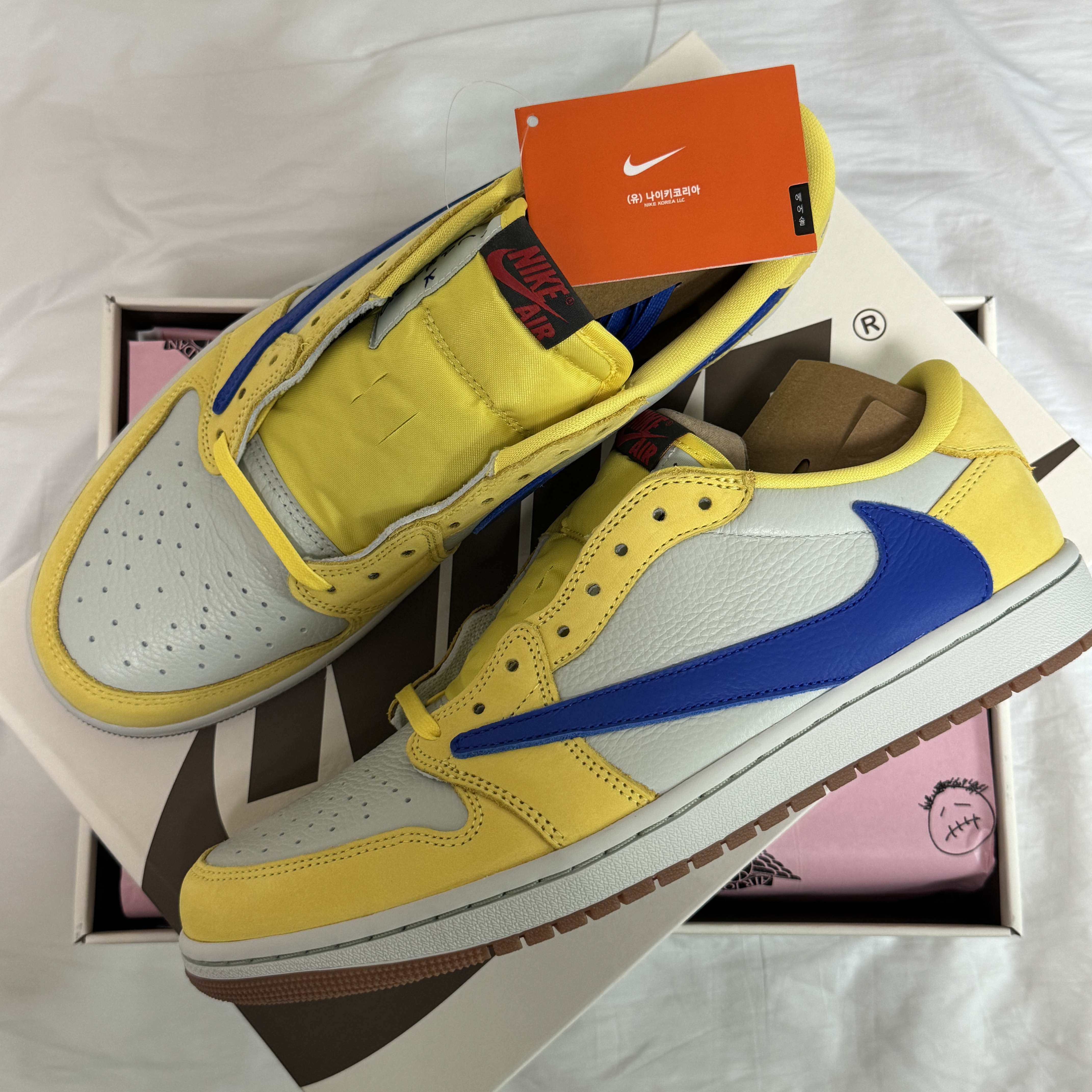 (W) Jordan 1 x Travis Scott Retro Low OG SP Canary 착용 스타일