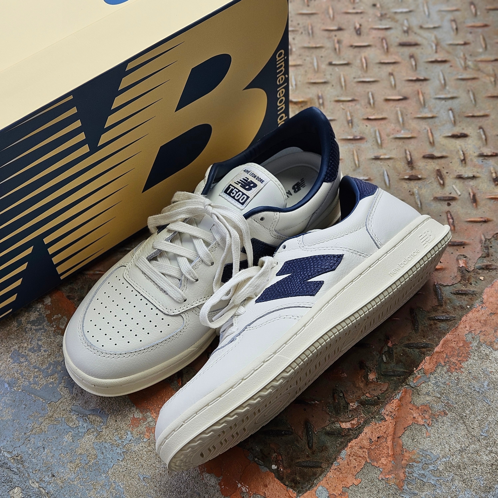 New Balance x Aime Leon Dore T500 Navy 착용 스타일 - 7