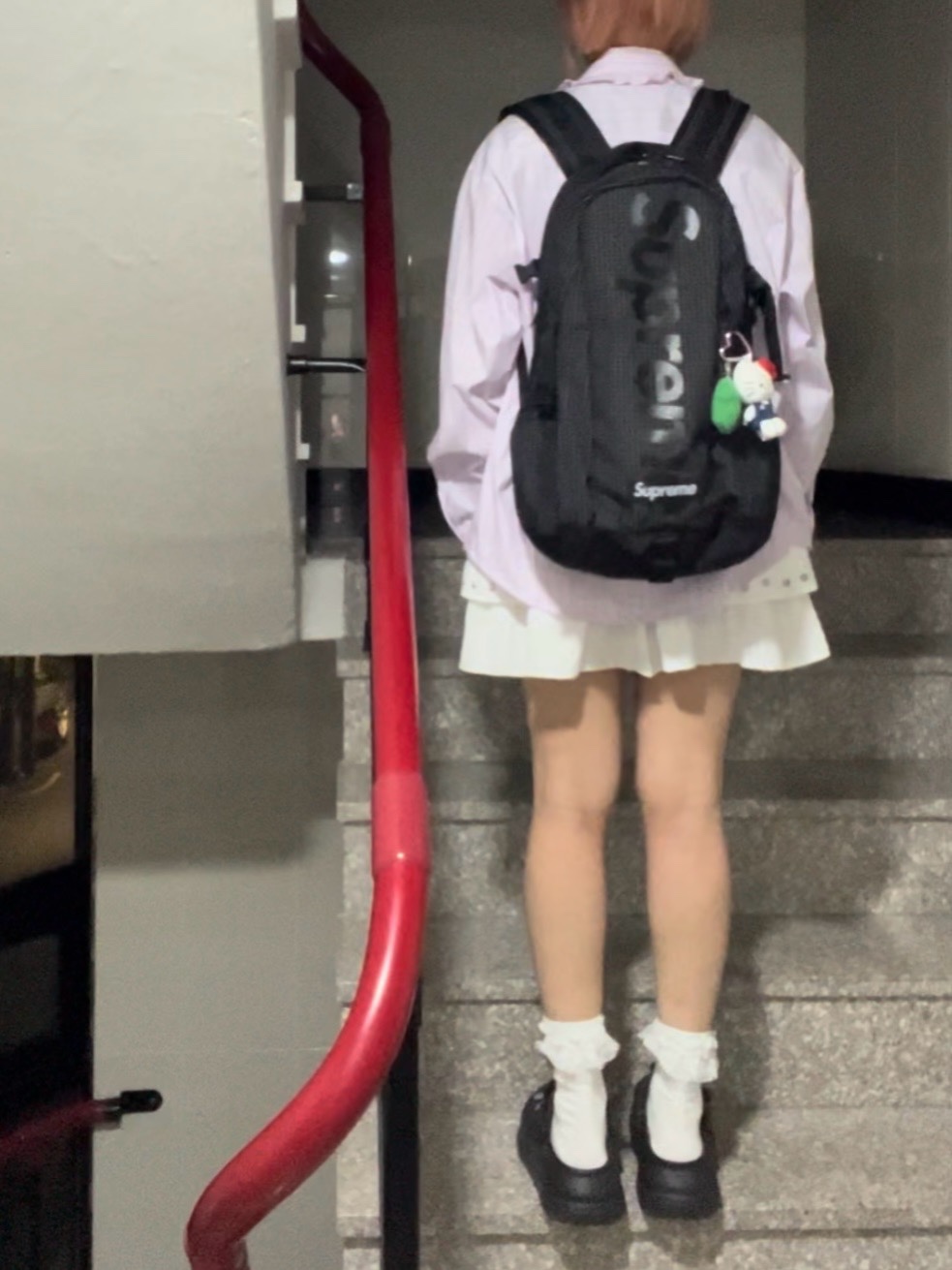 Supreme Backpack Black - 24SS, Sanrio Hello Kitty Mini Mascot Holder 착용 스타일 - 2