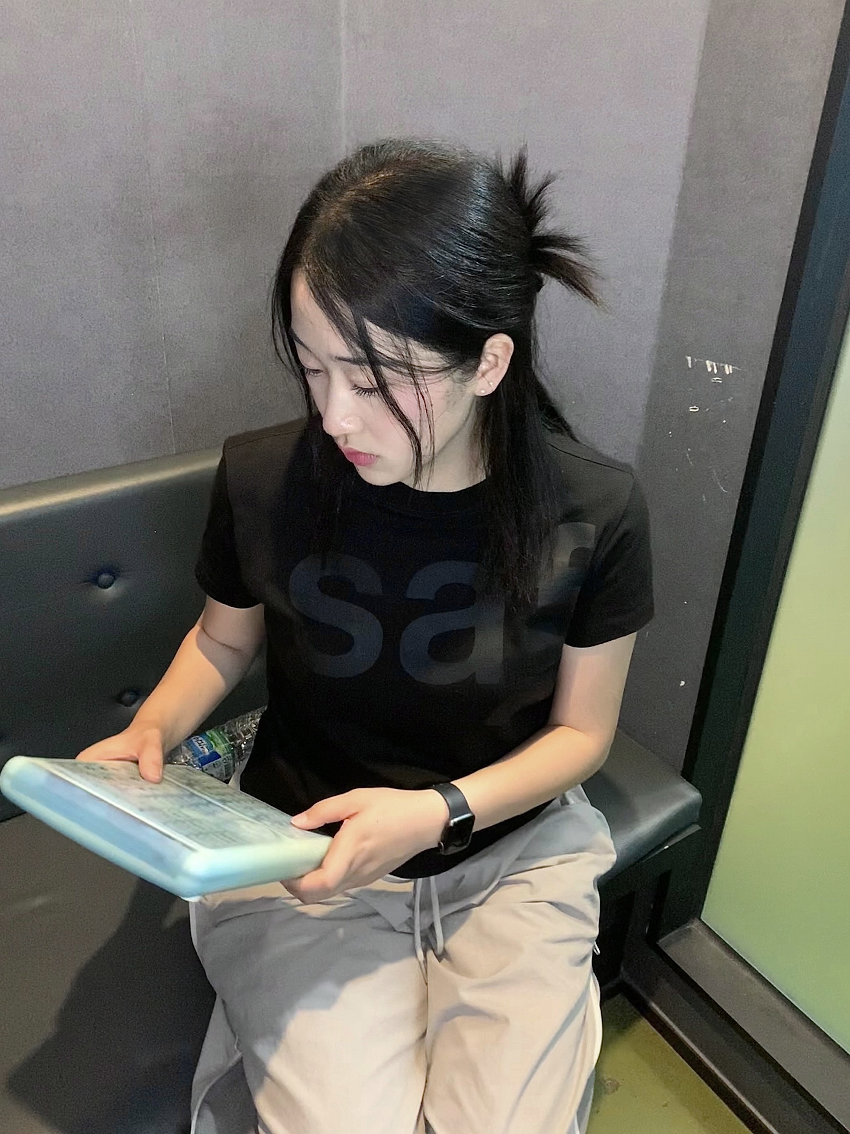 [KREAM 단독] Safarispot 1/2 Basic Safari T-Shirt Black 착용 스타일 - 1