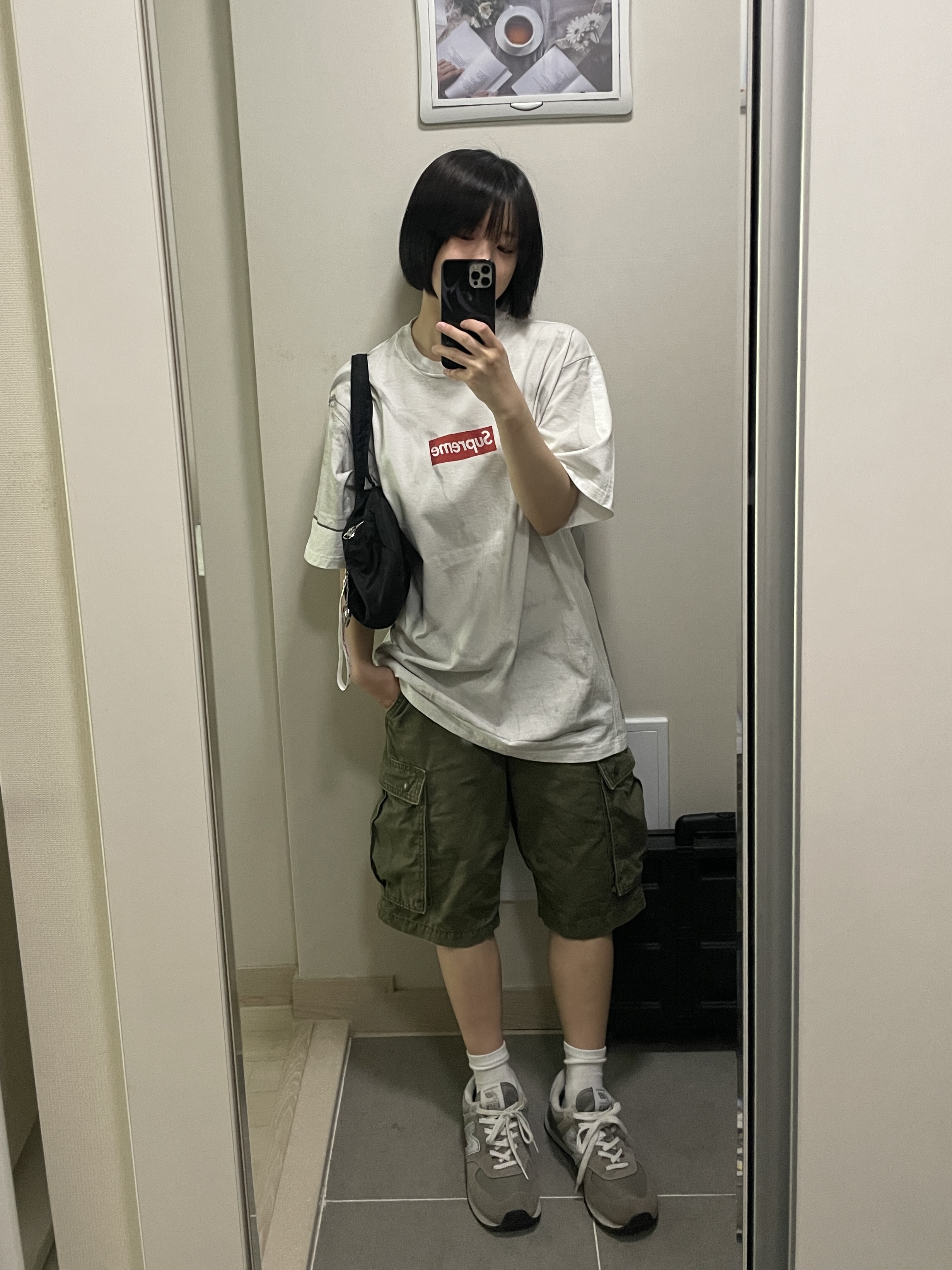 Supreme x MM6 Maison Margiela Box Logo T-Shirt White - 24SS, (W) New Balance 574 Worn By Anyone Grey - B Standard 착용 스타일