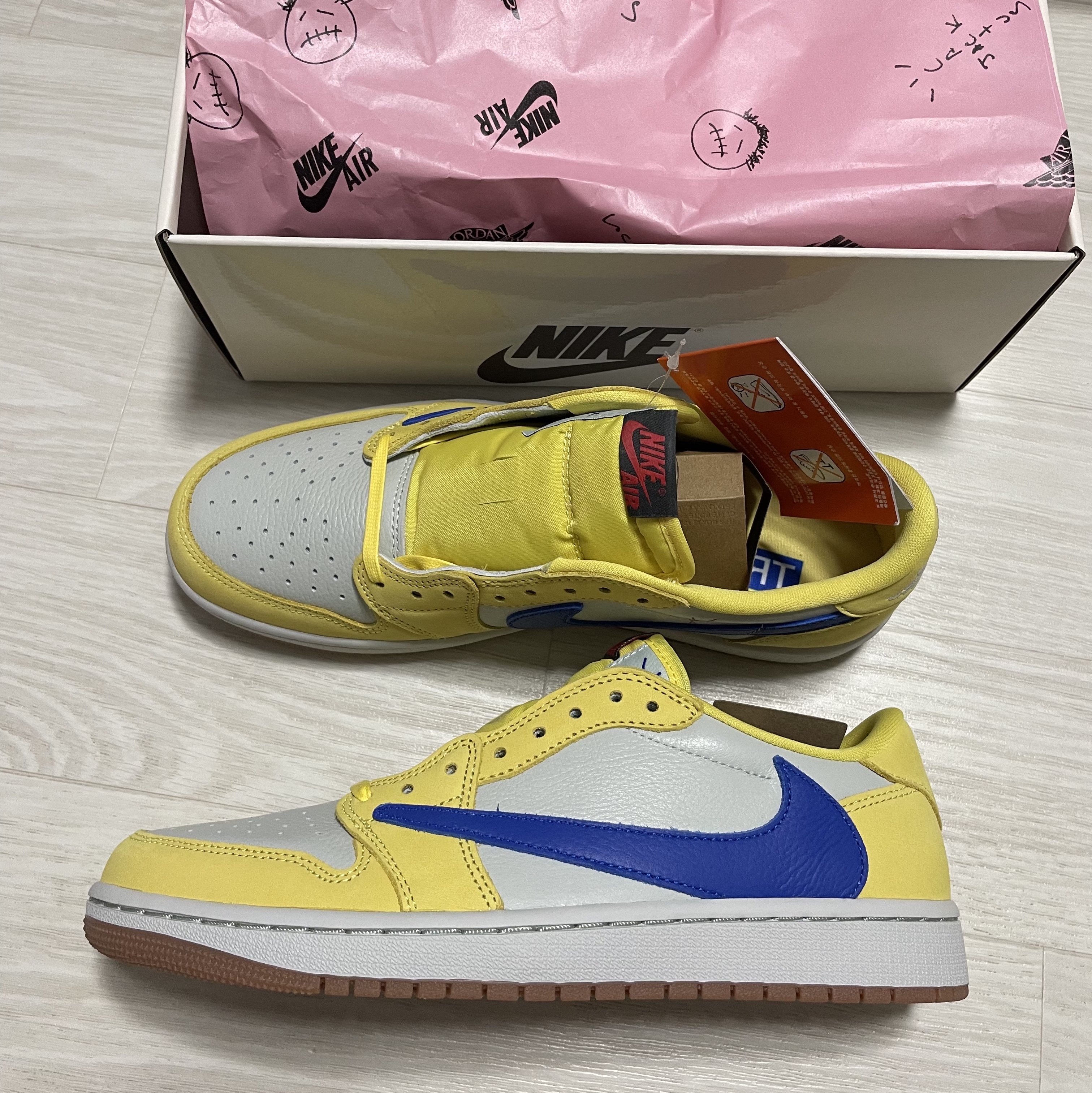 (W) Jordan 1 x Travis Scott Retro Low OG SP Canary 착용 스타일 - 2