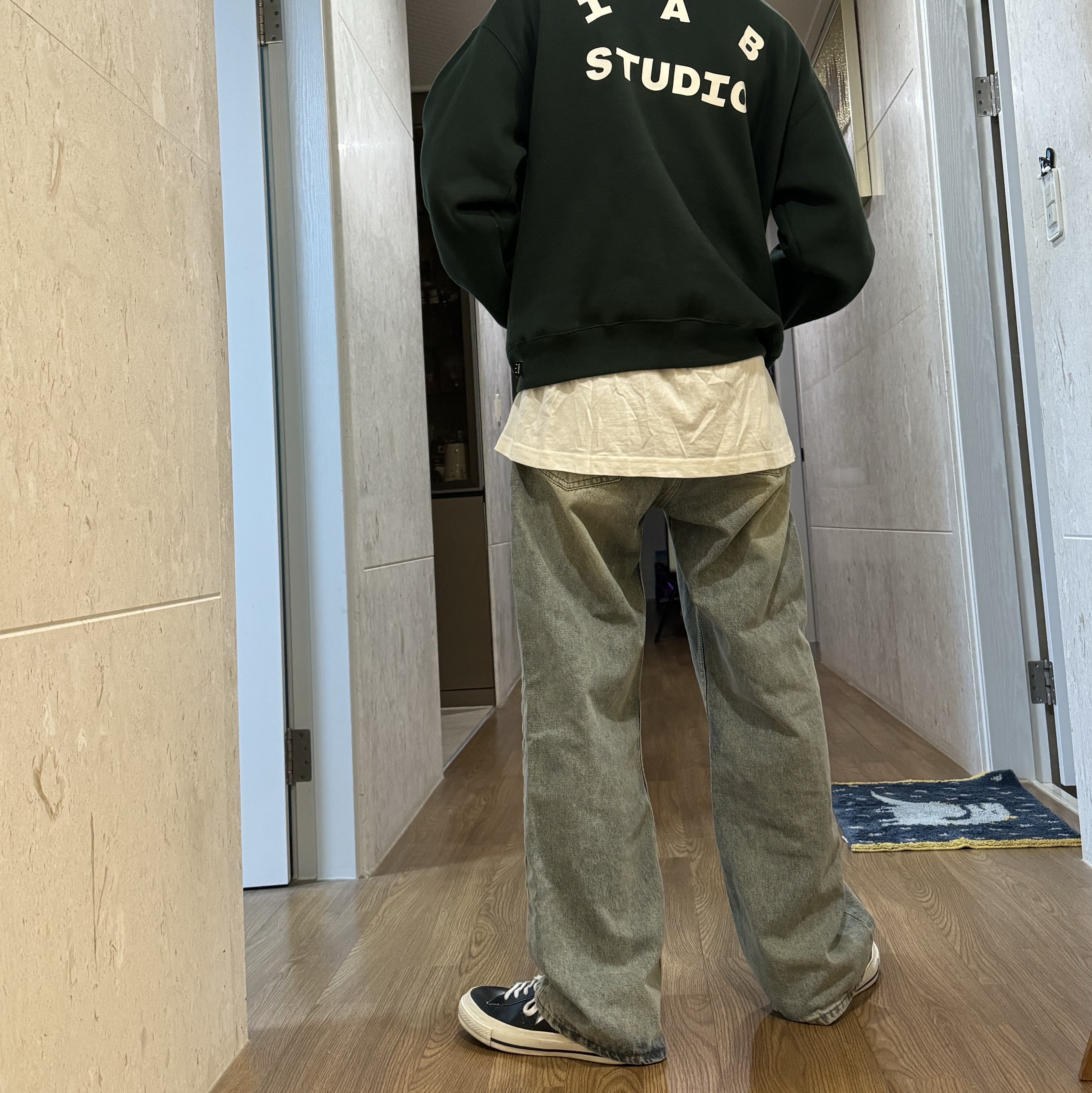 IAB Studio Hoodie Deep Green, Converse One Star Ox HanByeol Black 착용 스타일 - 1