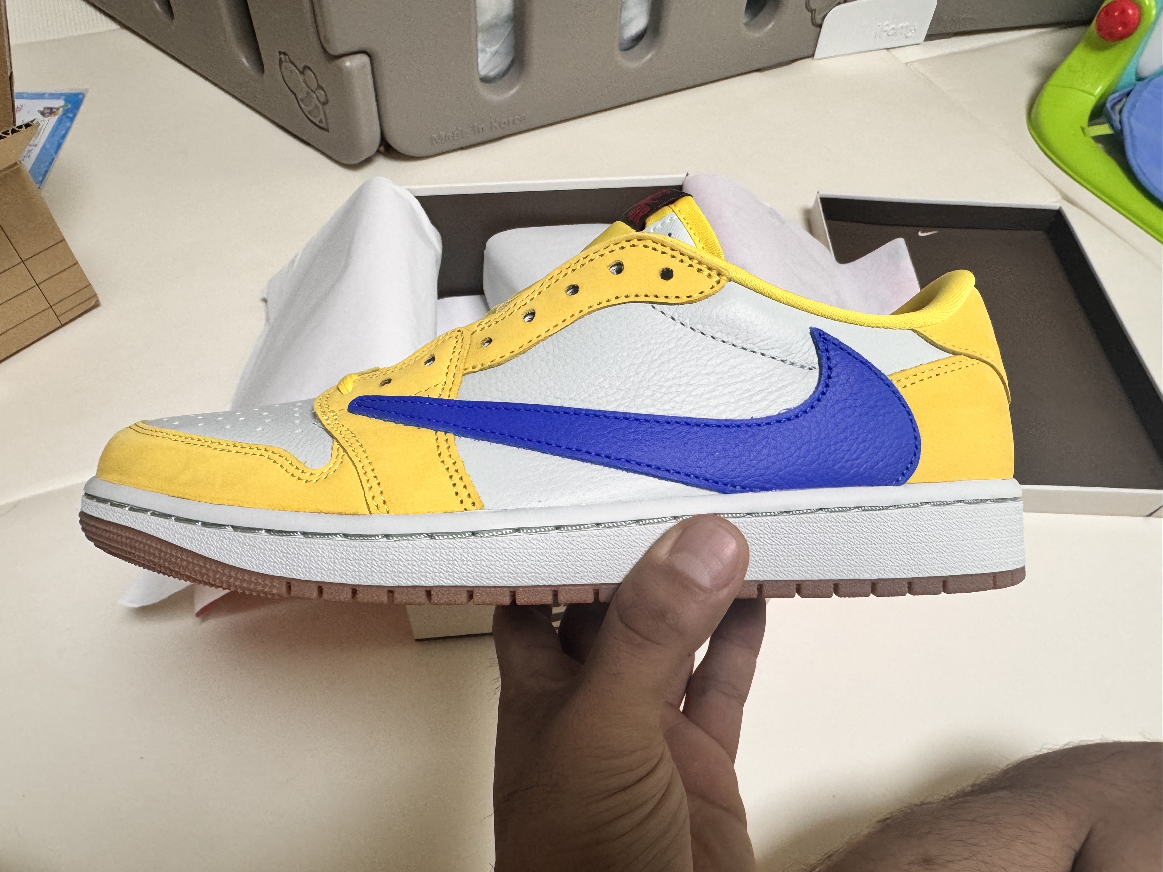 (W) Jordan 1 x Travis Scott Retro Low OG SP Canary ์ฐฉ์ฉ ์คํ์ผ - 3