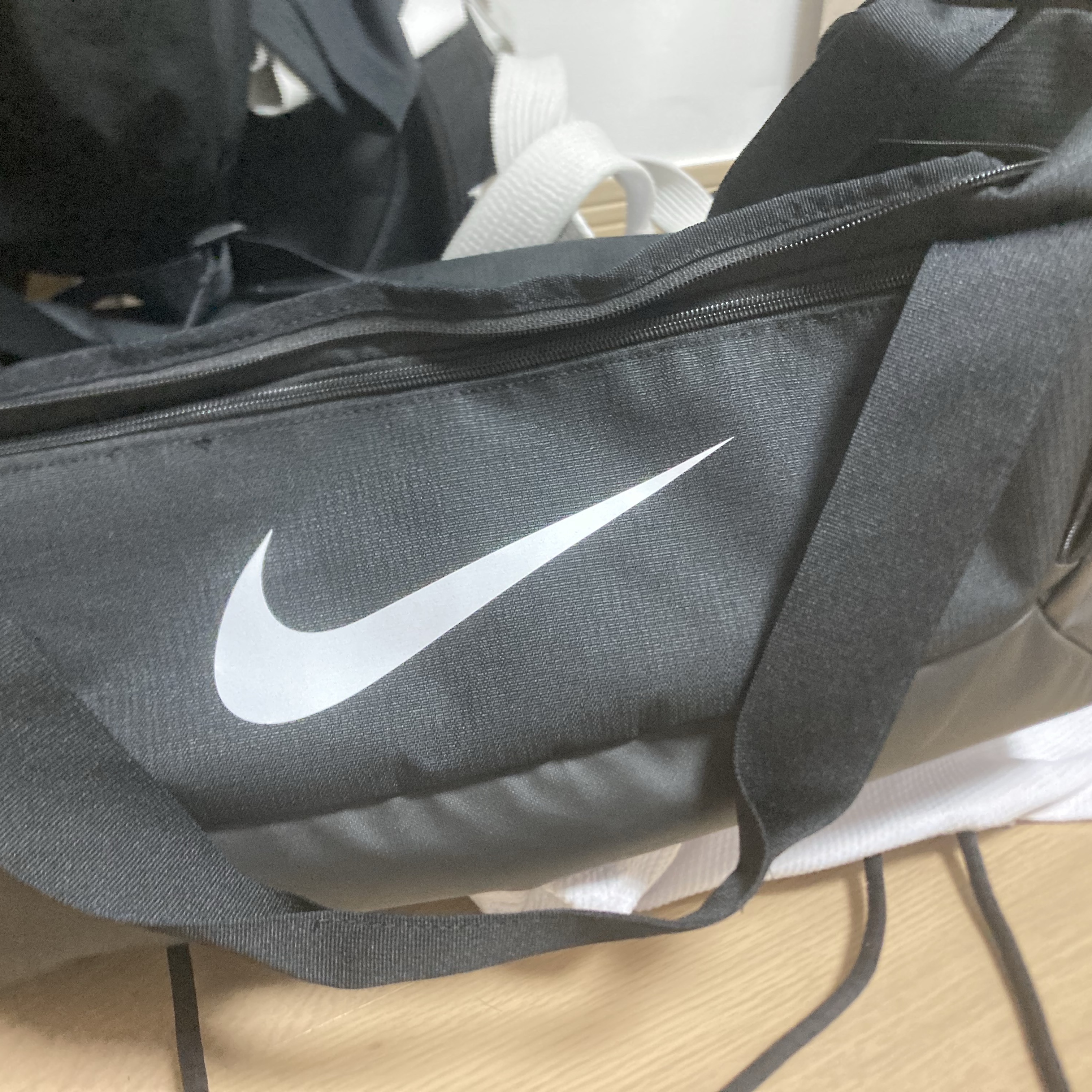 Nike Brasilia 9.5 Training Duffle Bag Small 41L Black 착용 스타일