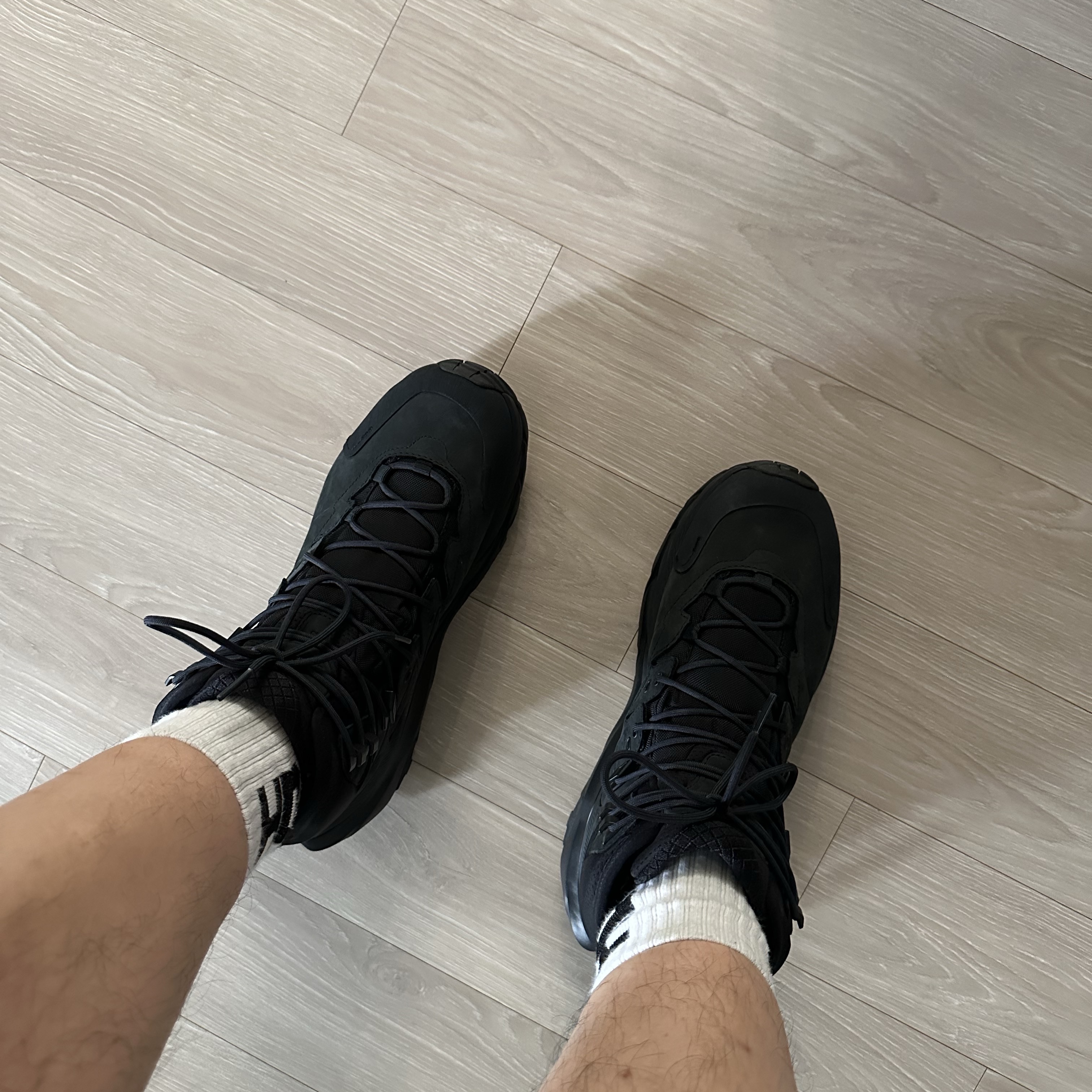 Hoka Kaha 2 Gore-Tex Black 착용 스타일