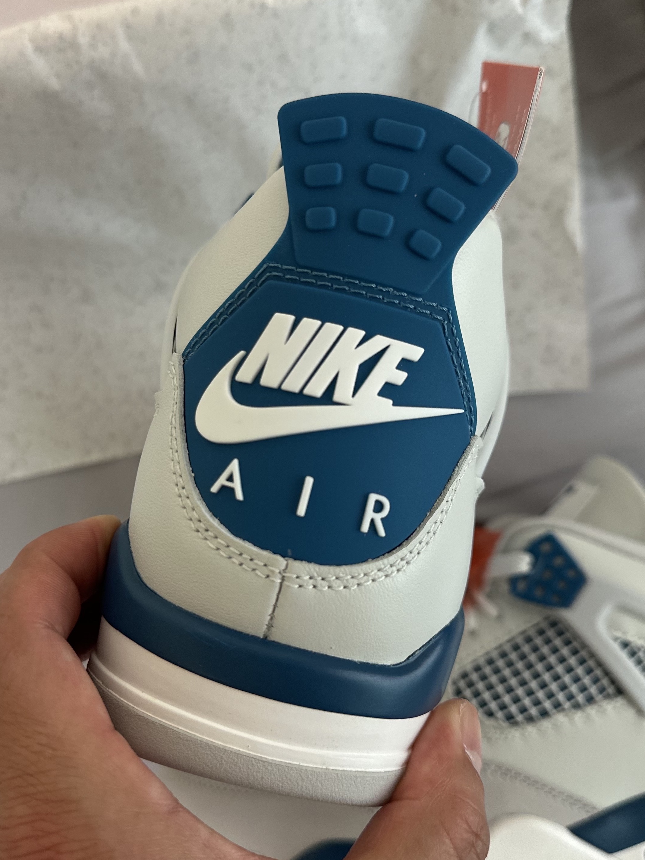 Jordan 4 Retro Industrial Blue, Jordan 4 Retro Military Blue 2006 착용 스타일 - 1