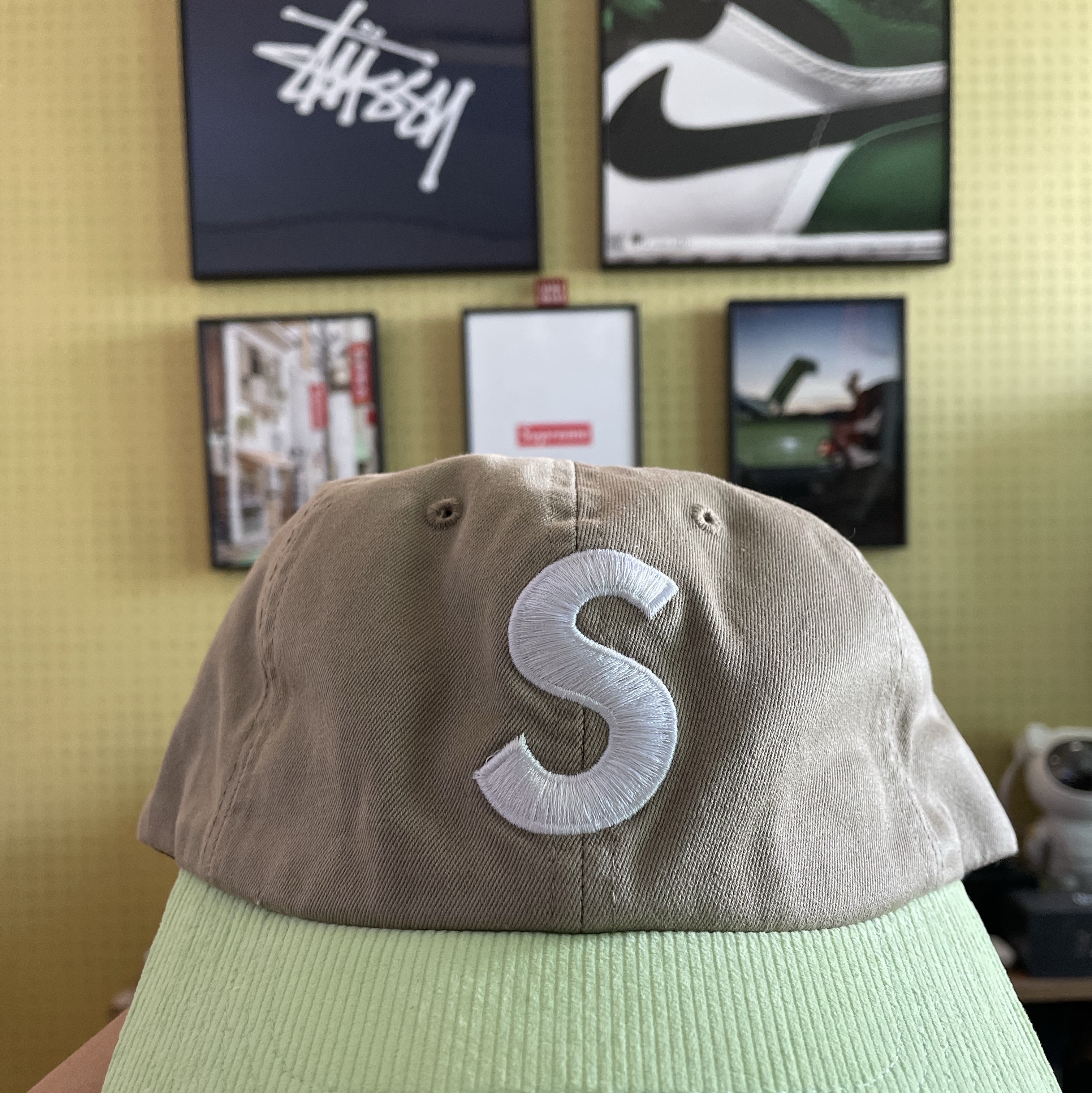 Supreme 2-Tone S Logo 6-Panel Tan - 24SS 착용 스타일