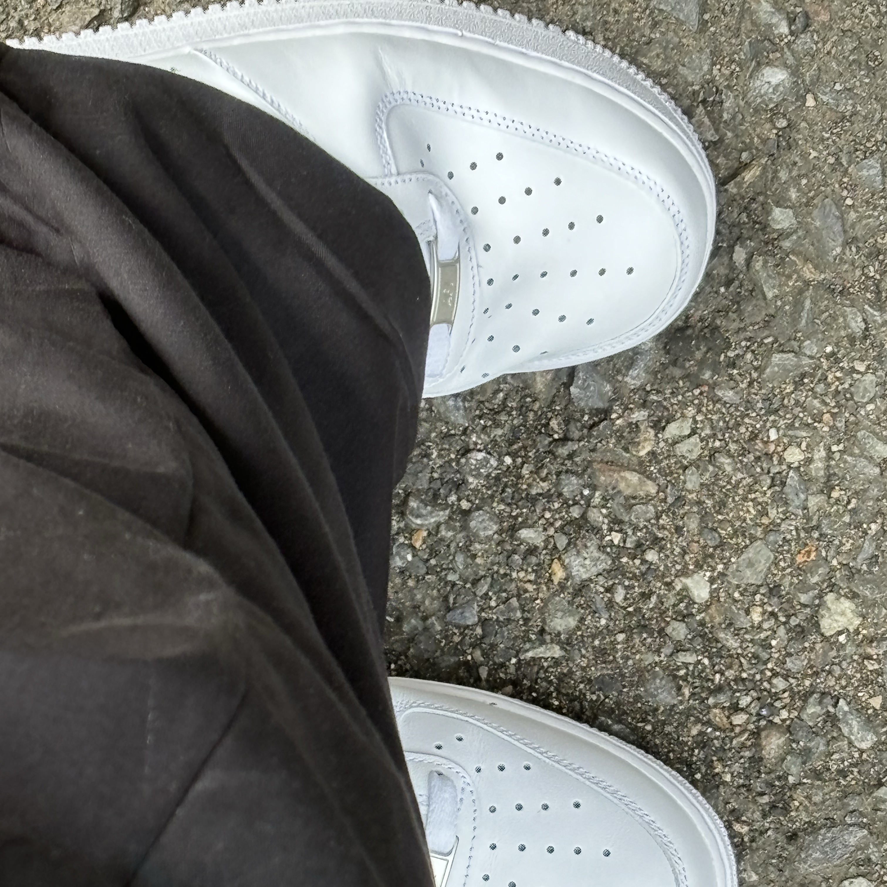 Nike Air Force 1 '07 Low White 착용 스타일 - 2