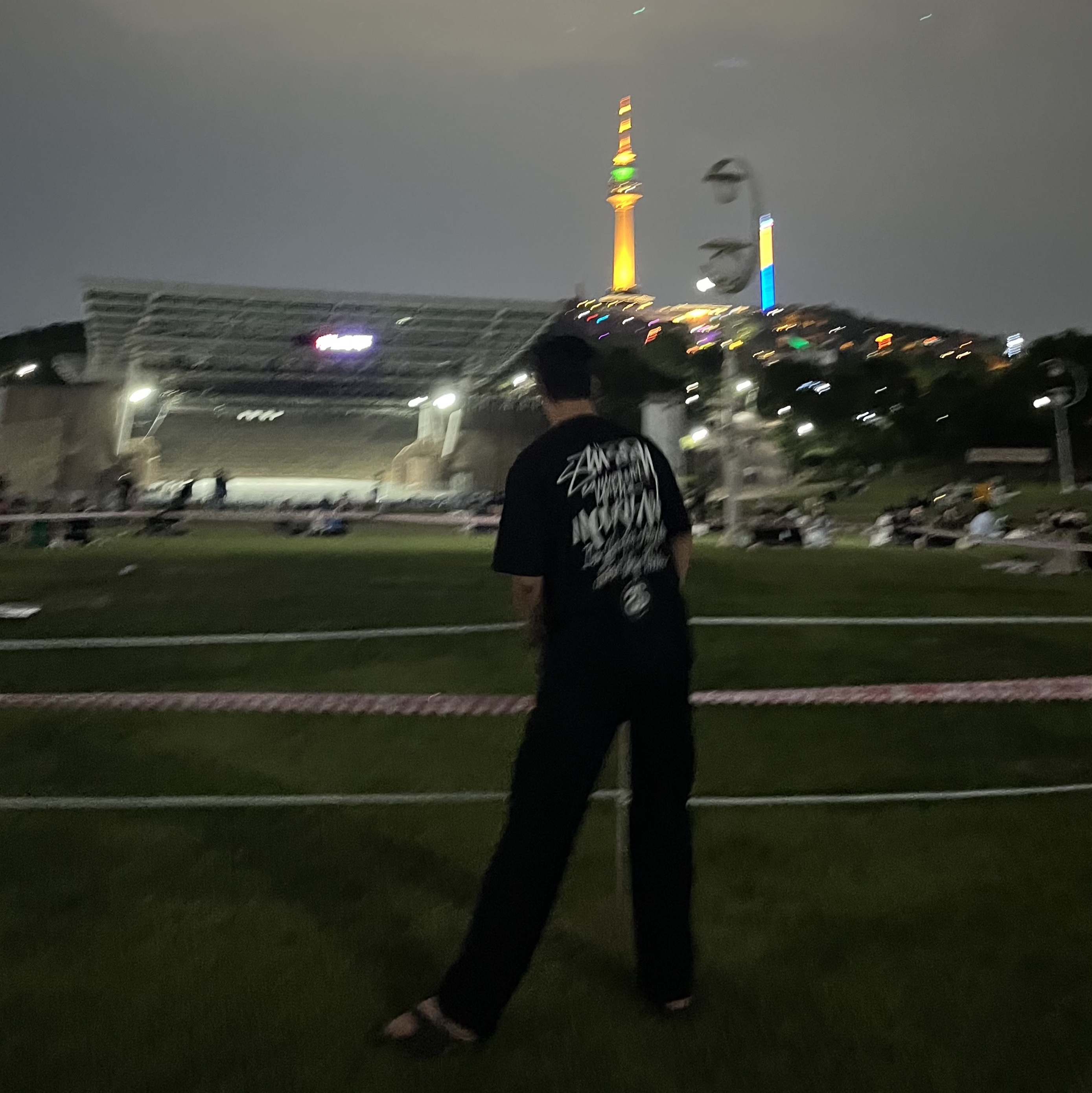 Stussy Modern Age T-Shirt Black, Oofos OOriginal Black 착용 스타일 - 1
