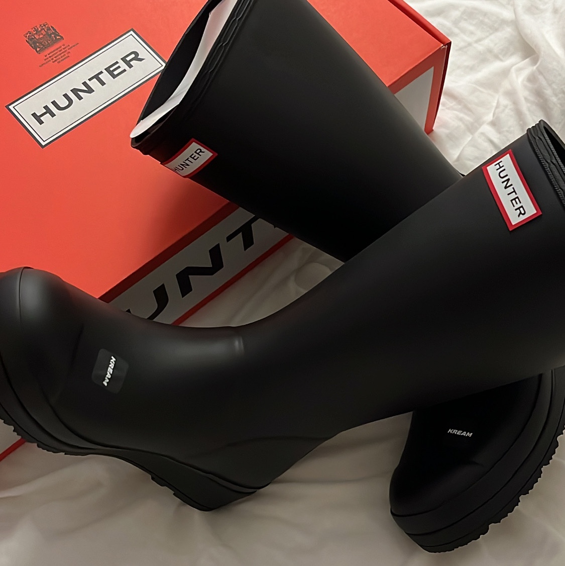 (W) Hunter Play Tall Wellington Rain Boots Black 착용 스타일