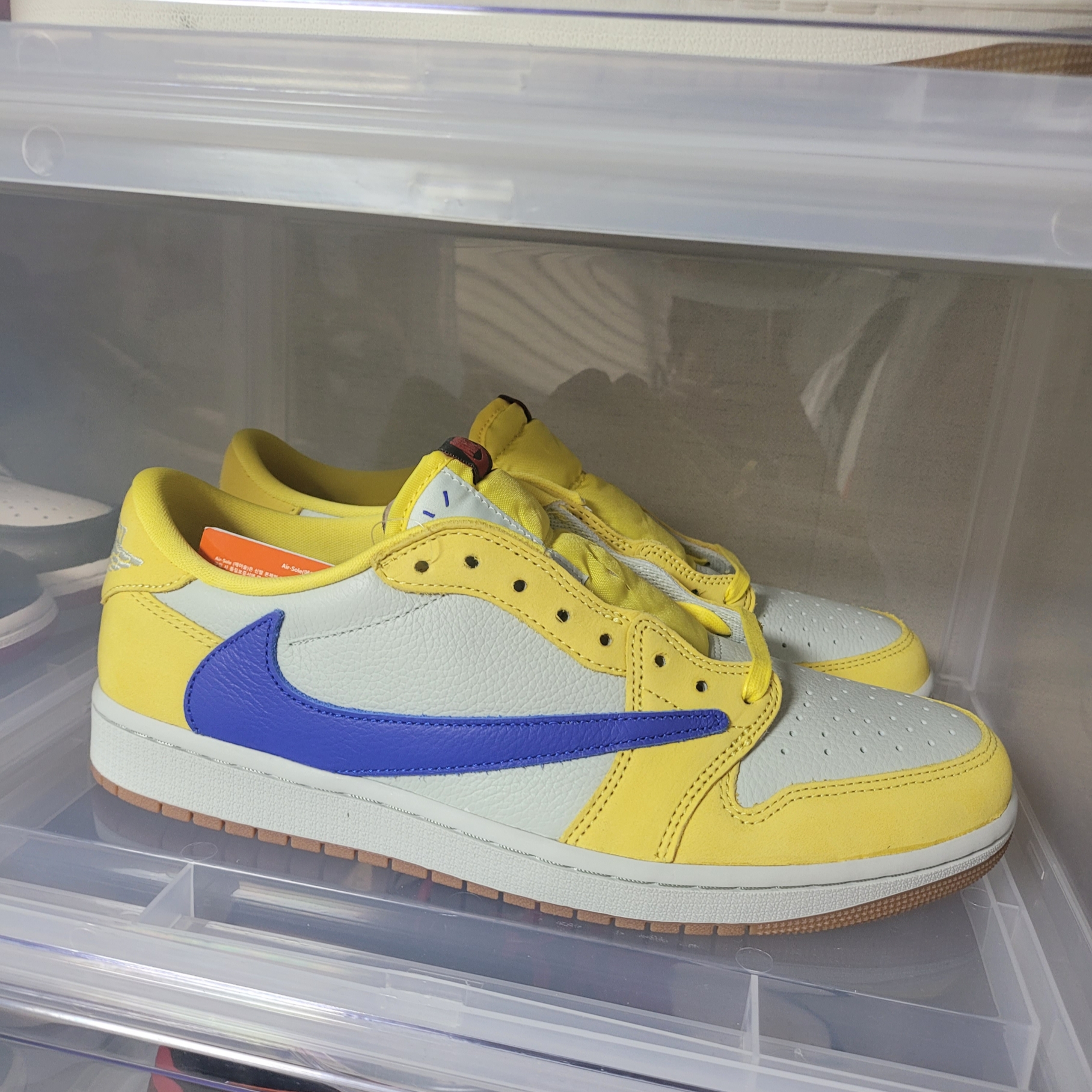 (W) Jordan 1 x Travis Scott Retro Low OG SP Canary 착용 스타일