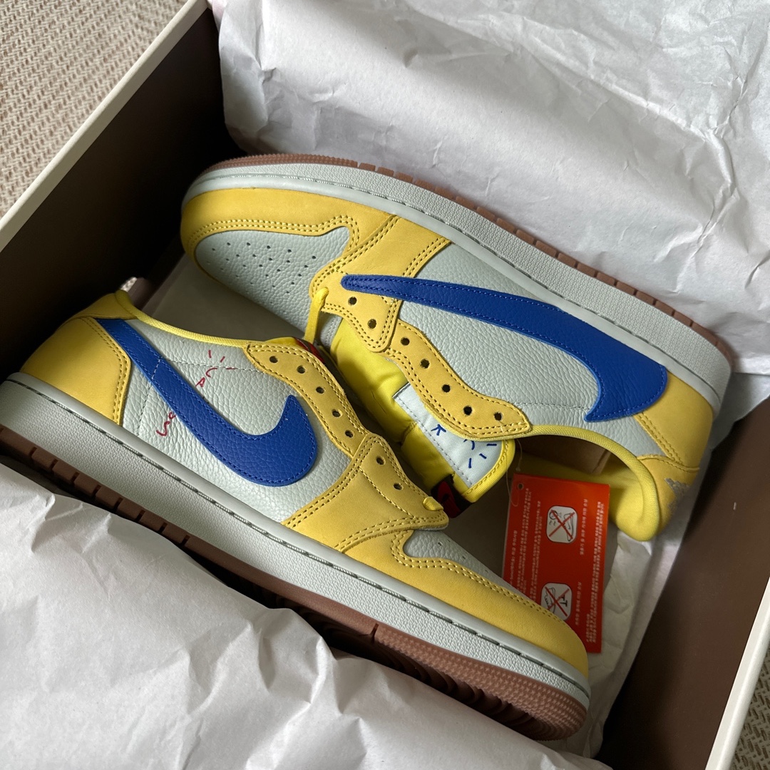 (W) Jordan 1 x Travis Scott Retro Low OG SP Canary 착용 스타일