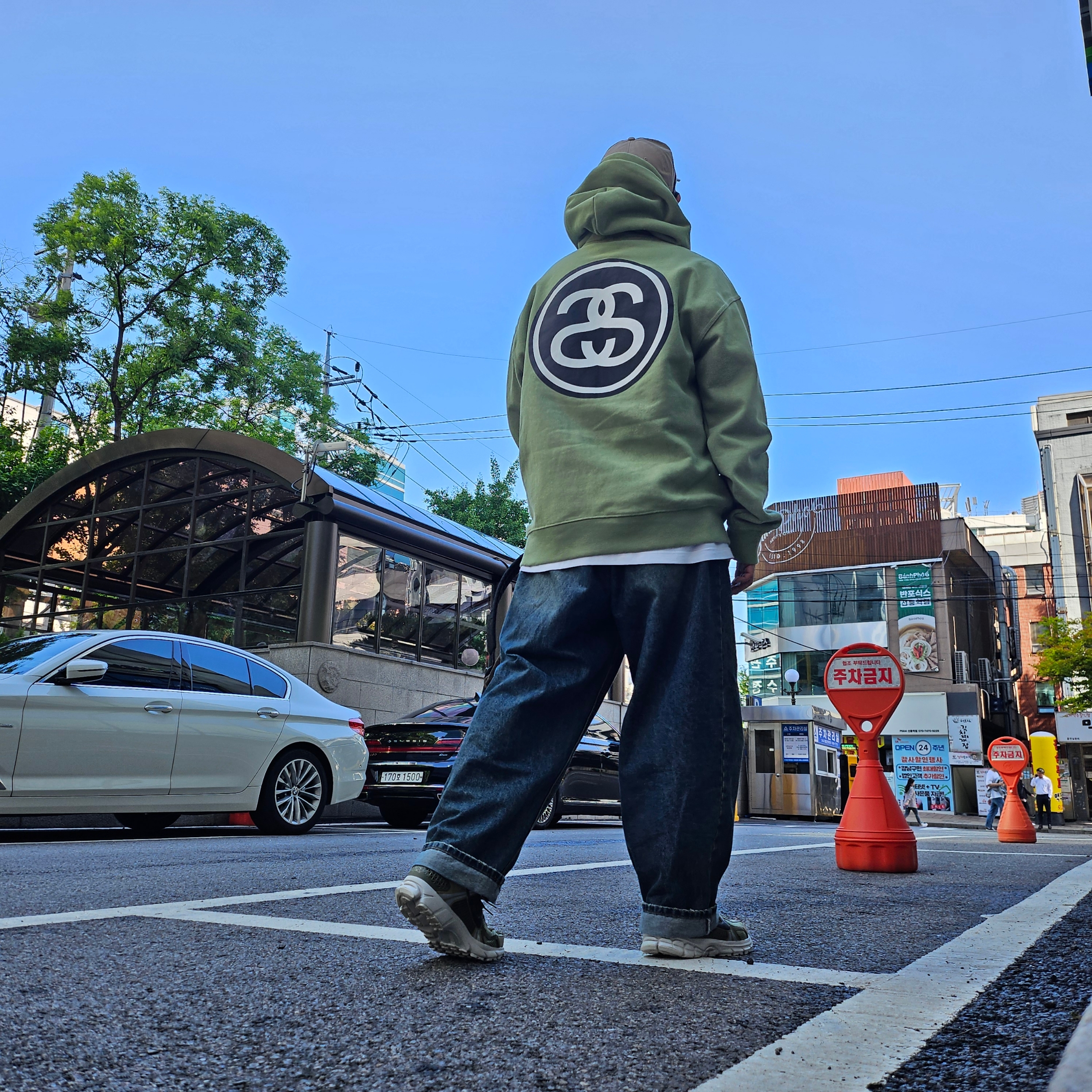 Stussy SS Link Hoodie Moss, Nike Zoom Vomero 5 SP Vast Grey 2023 착용 스타일 - 1