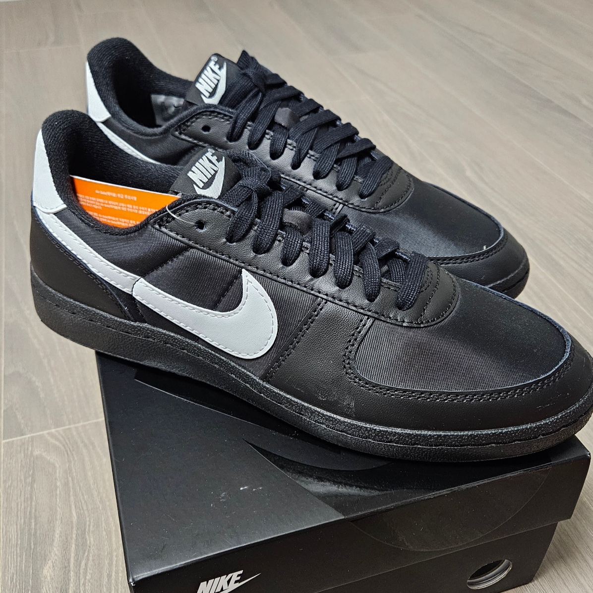 Nike Field General 82 SP Black and White 착용 스타일 - 3