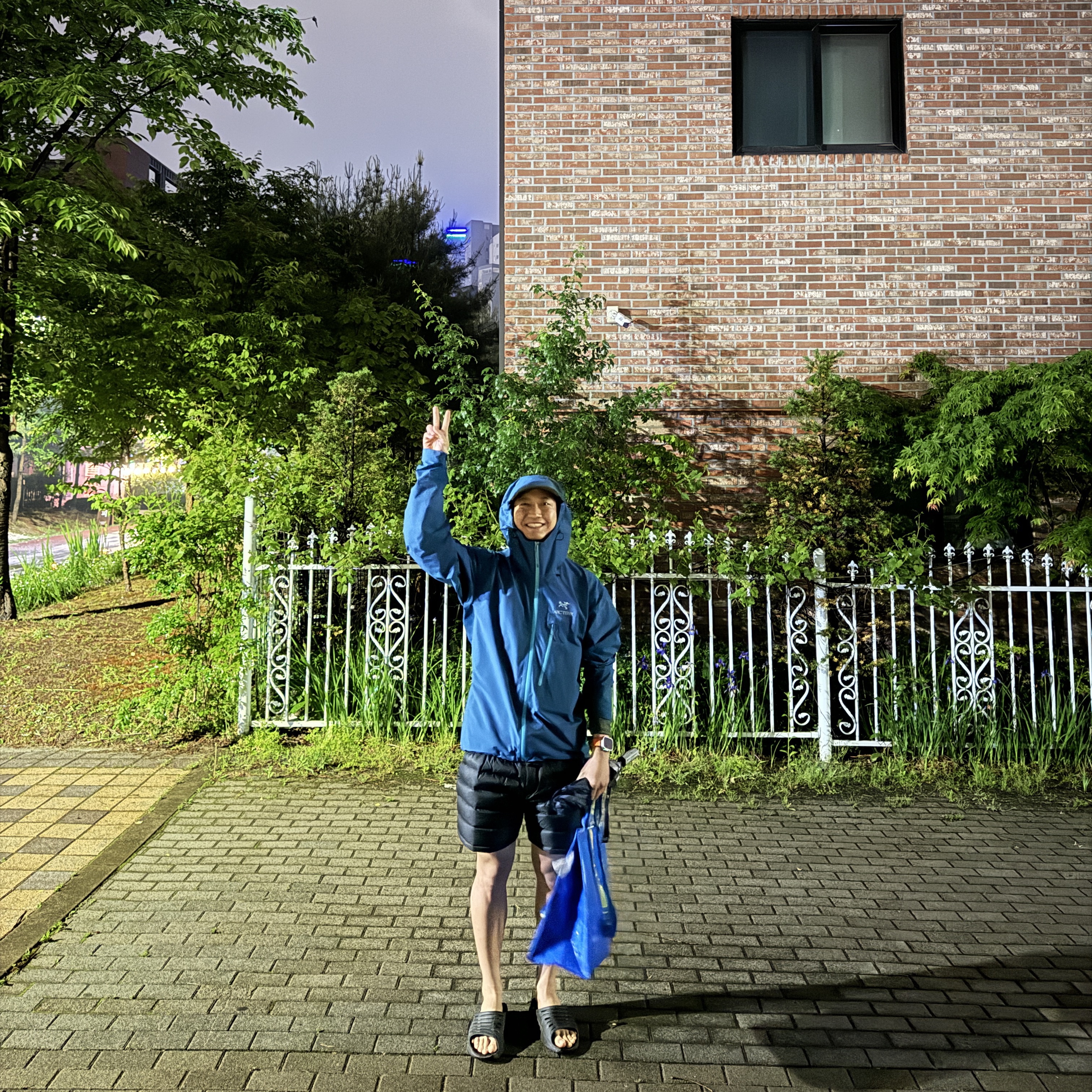Stussy Washed Stock Bucket Hat Charcoal, Adidas Adizero Adios Pro 3 Crystal White 착용 스타일 - 4