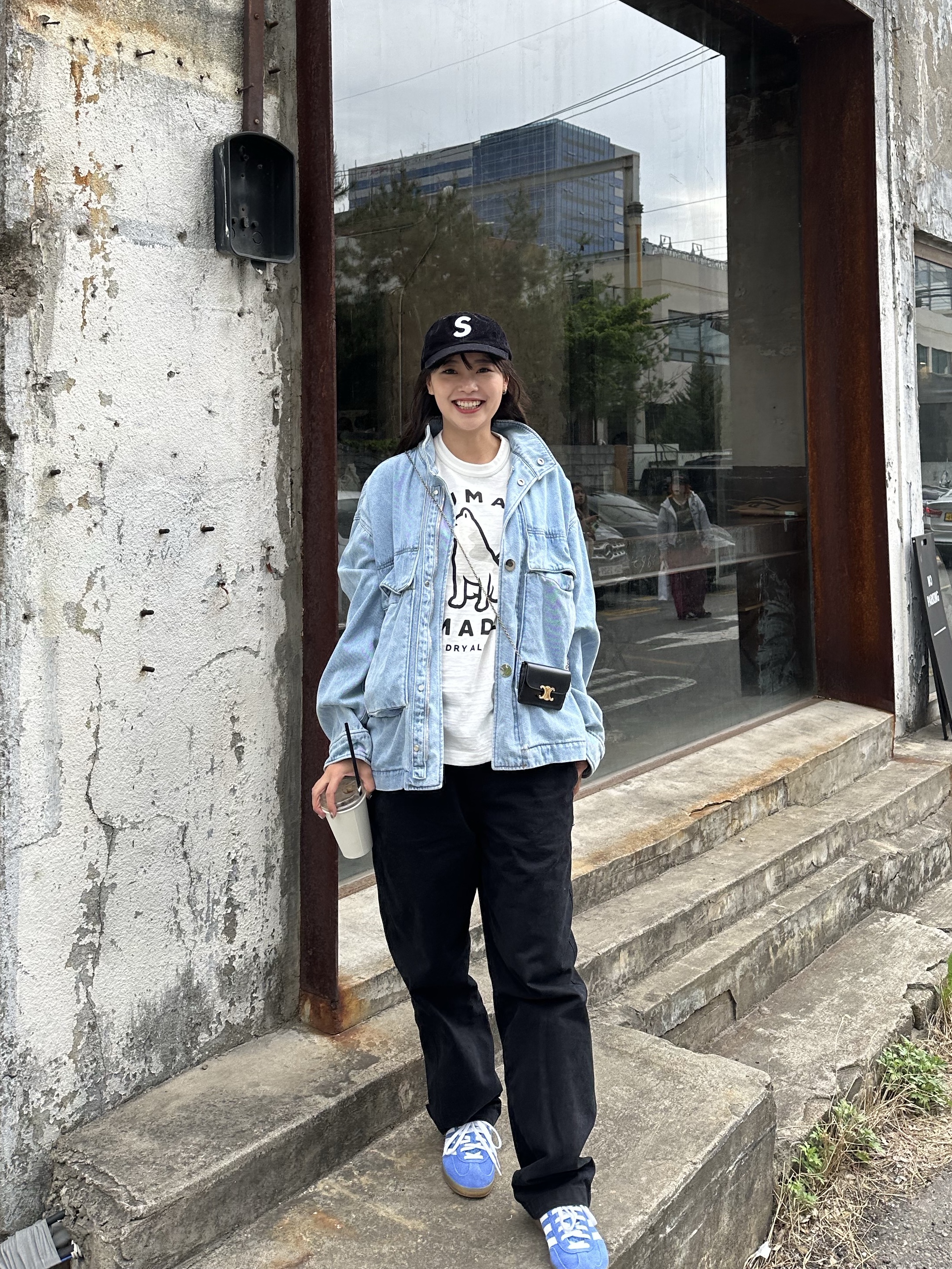 Human Made Worksout 20th Anniversary Jindo Dog Graphic T-Shirt White, (W) Adidas Gazelle Indoor Blue Fusion Cloud White 착용 스타일 - 6