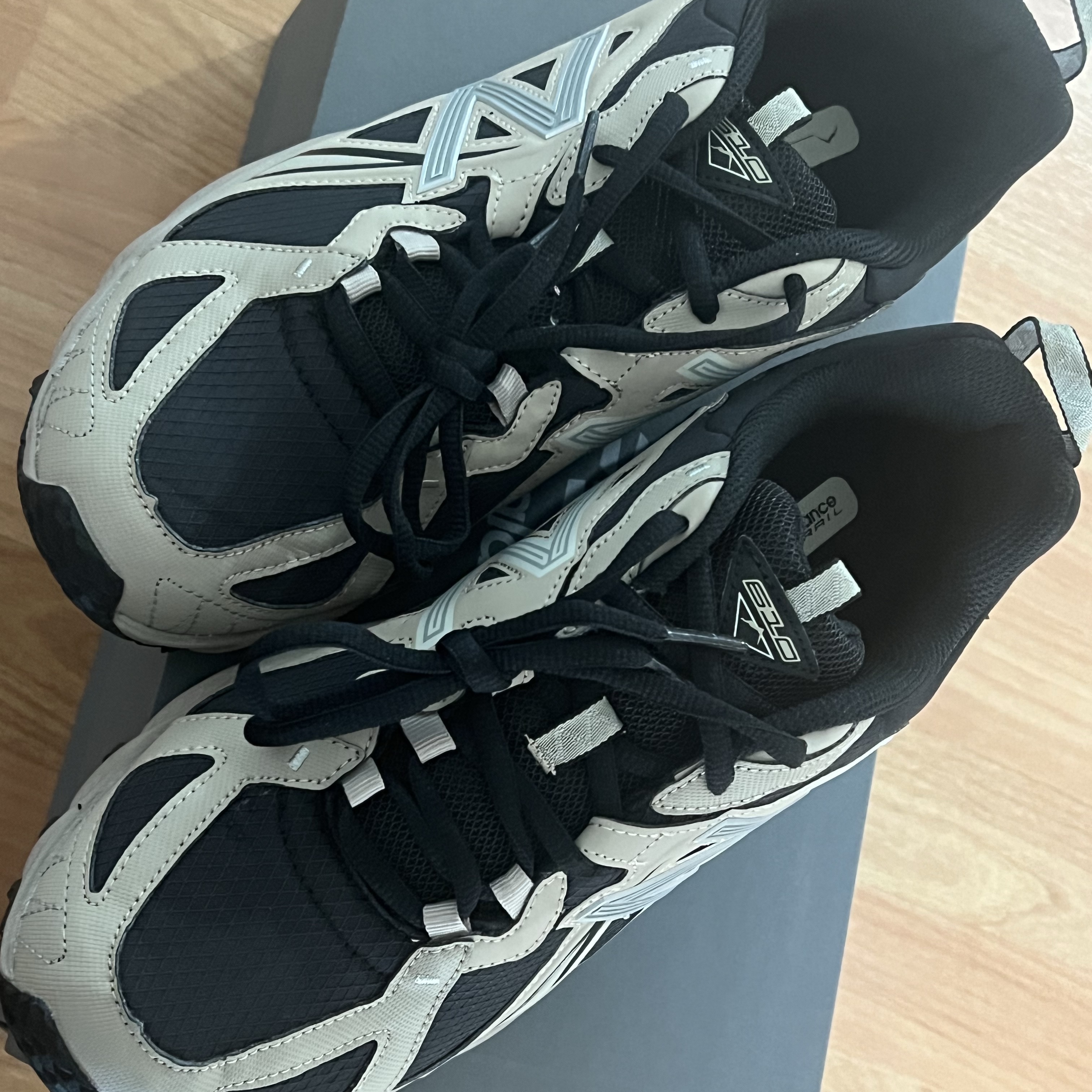 New Balance ML610T Aluminum Black - D Standard 착용 스타일 - 2