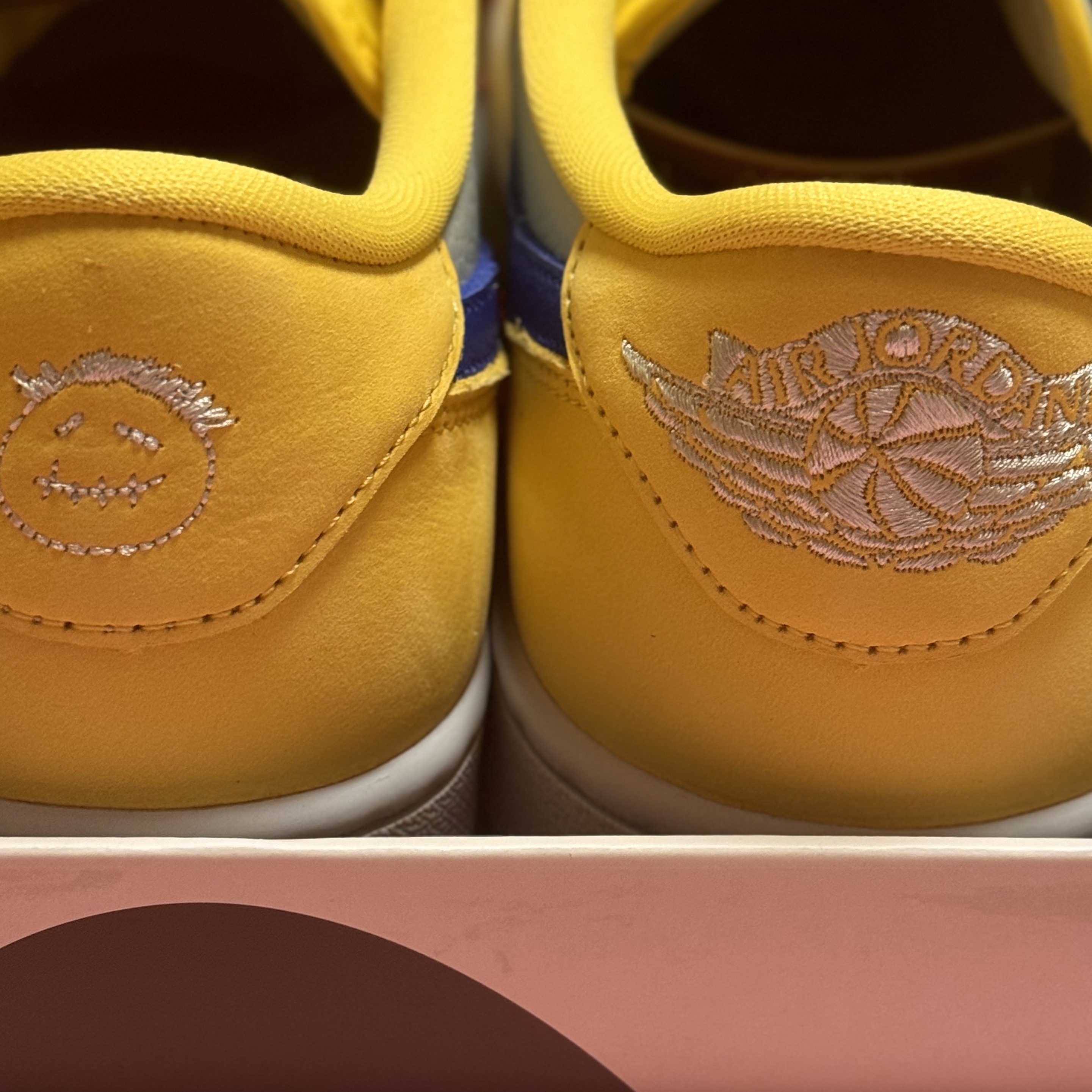 (W) Jordan 1 x Travis Scott Retro Low OG SP Canary, (PS) Jordan 1 x Travis Scott Retro Low OG SP Canary 착용 스타일 - 3