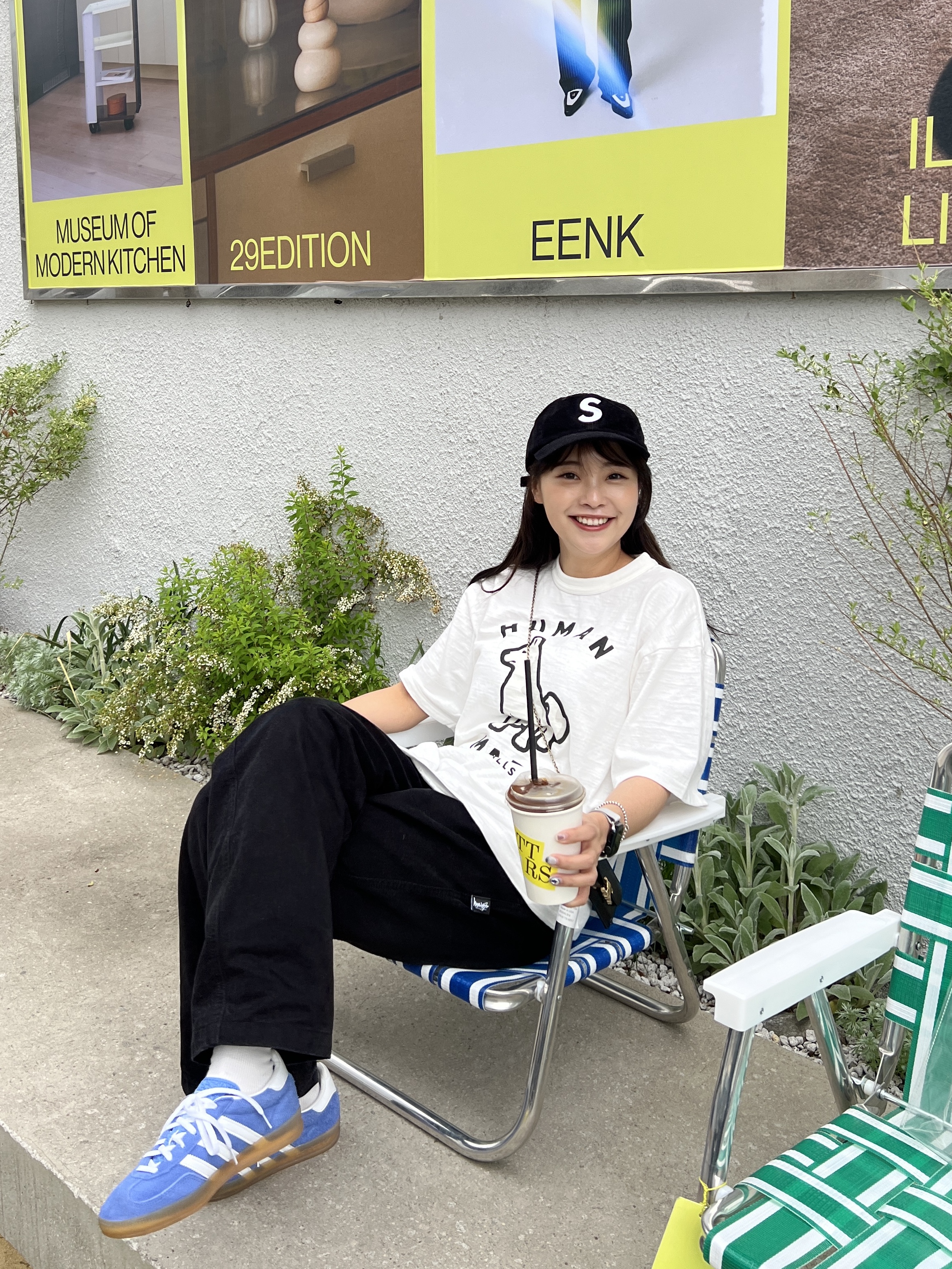Human Made Worksout 20th Anniversary Jindo Dog Graphic T-Shirt White, (W) Adidas Gazelle Indoor Blue Fusion Cloud White 착용 스타일 - 2