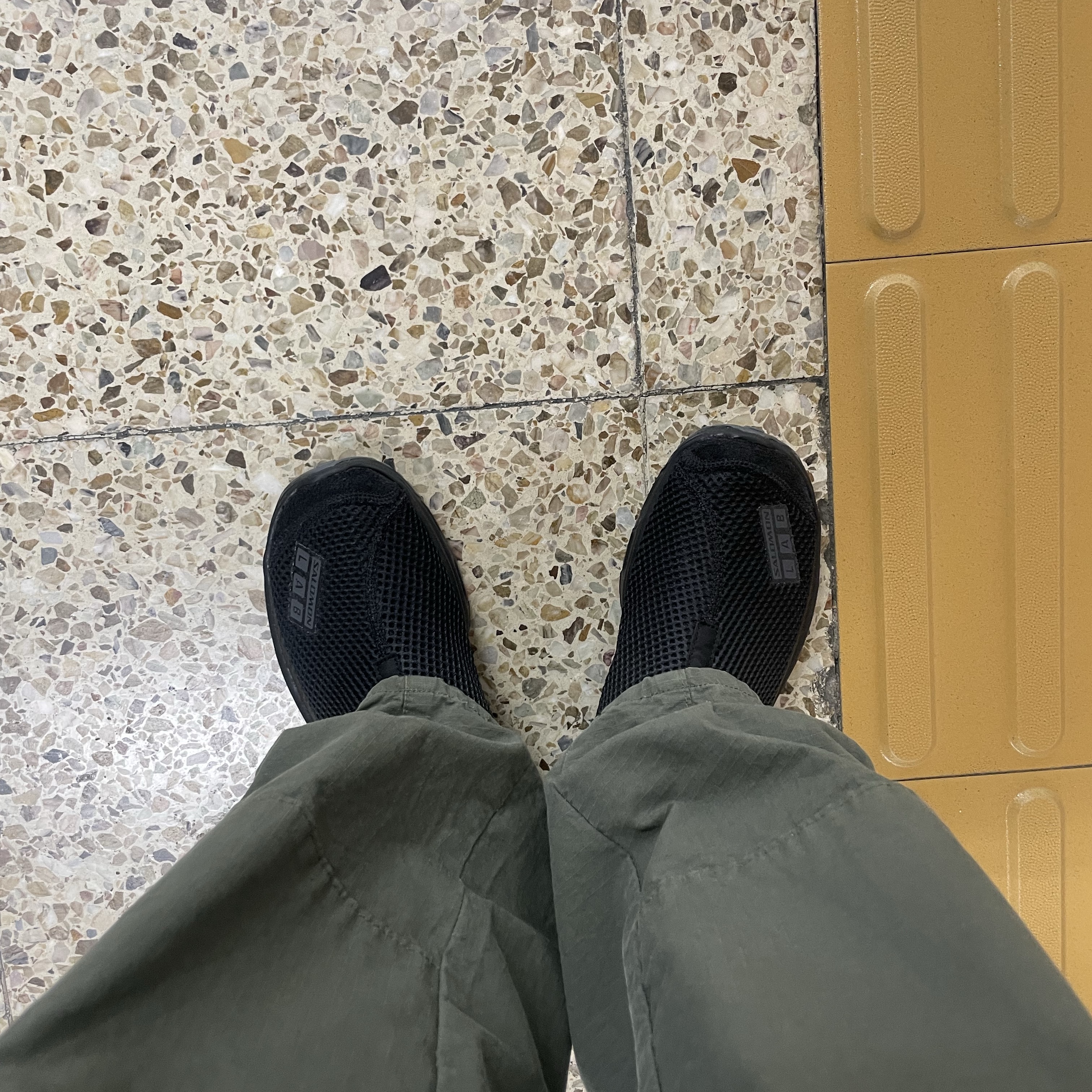 Salomon RX Moc 3.0 Suede Black Magnet 착용 스타일